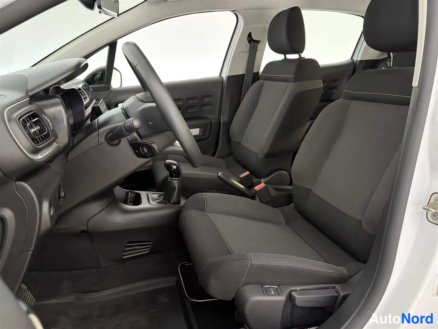 Valkoinen Citroen C3 2023, kuva 16
