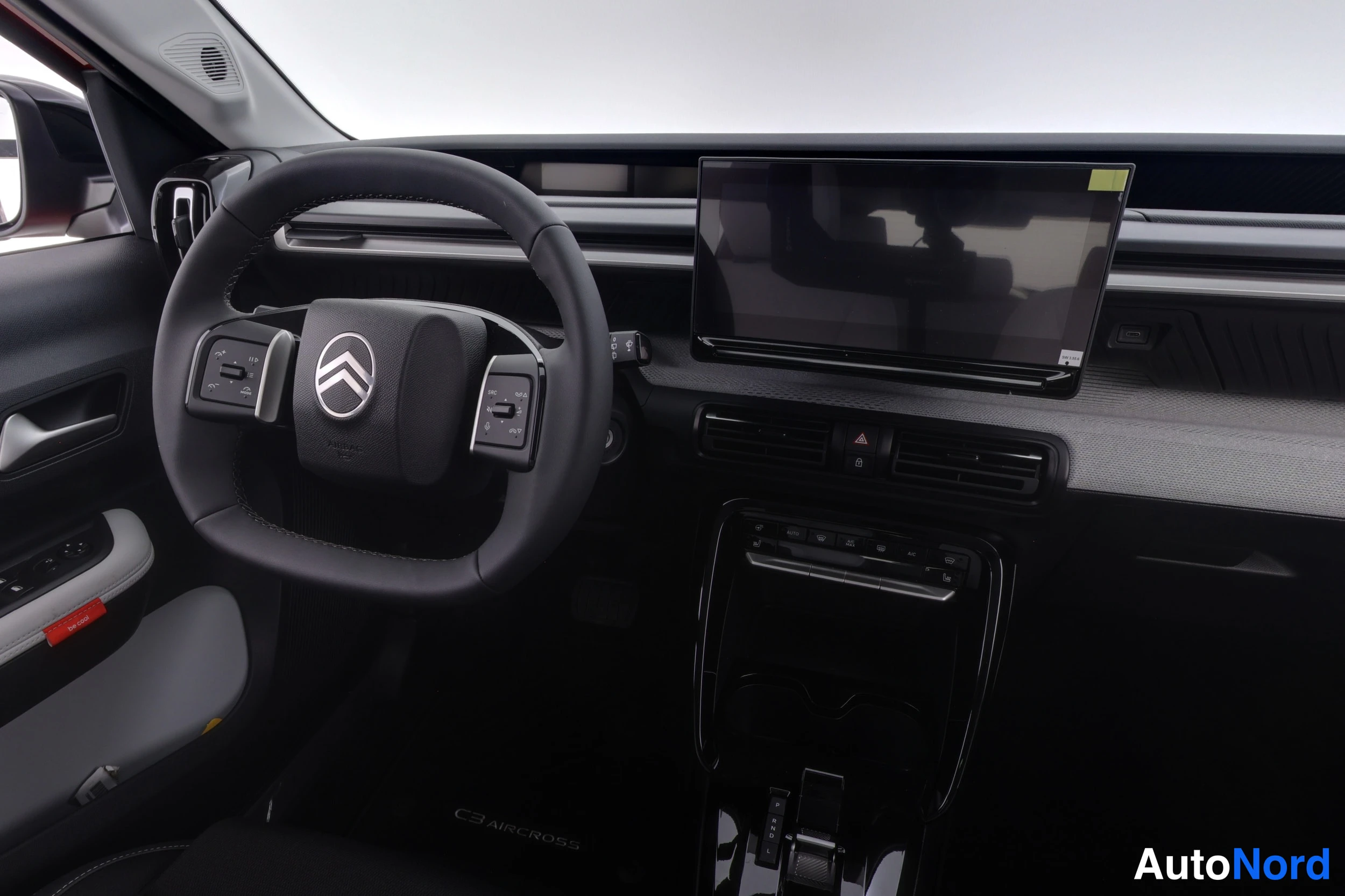 Punainen Citroen C3 Aircross 2026, kuva 16