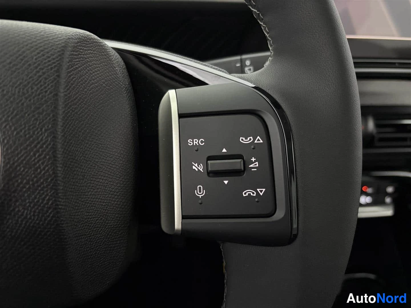 Punainen Citroen C3 Aircross 2026, kuva 32