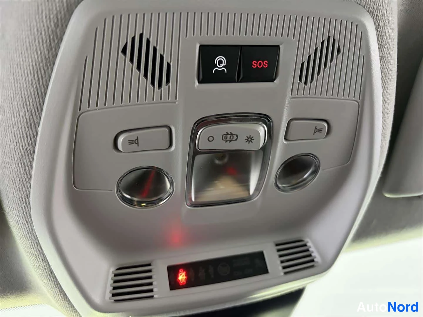 Punainen Citroen C3 Aircross 2026, kuva 34