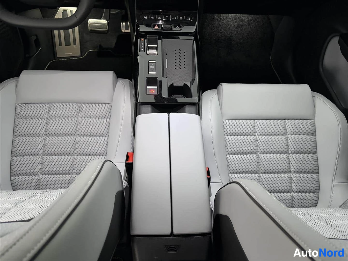 Vihreä Citroen C5 Aircross 2026, kuva 14