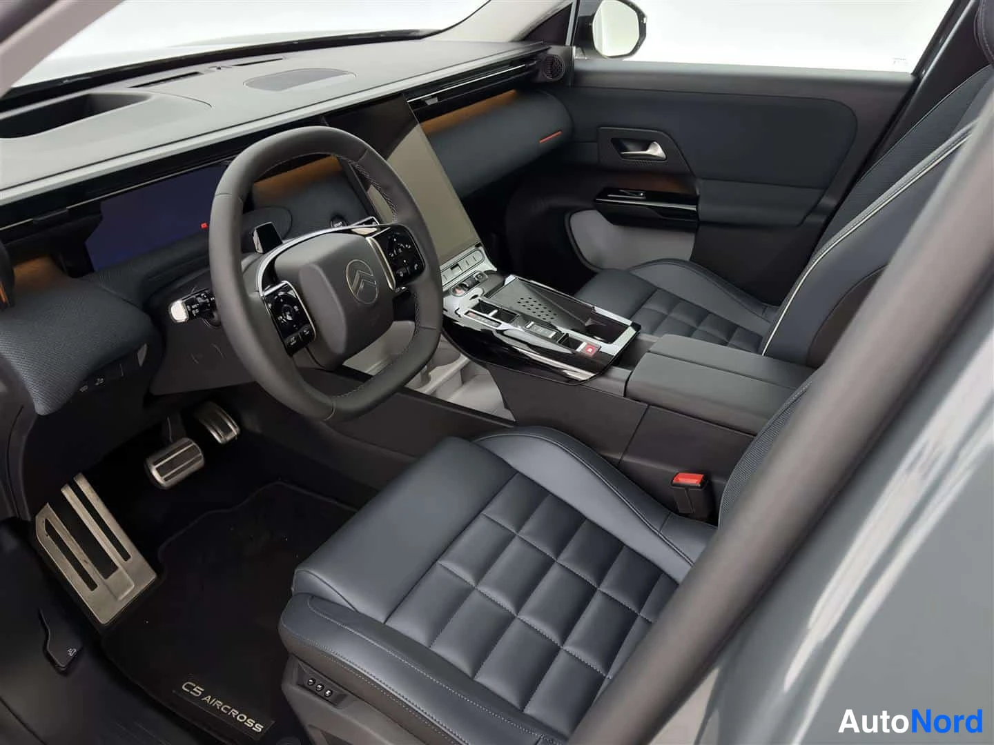 Vihreä Citroen C5 Aircross 2026, kuva 17