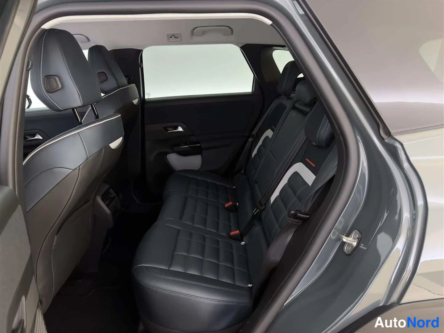 Vihreä Citroen C5 Aircross 2026, kuva 18