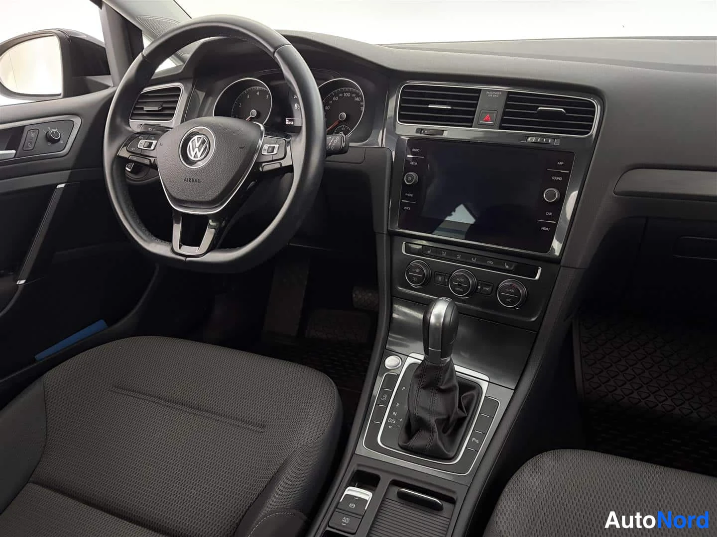 Svart Volkswagen Golf 2018, bild 15