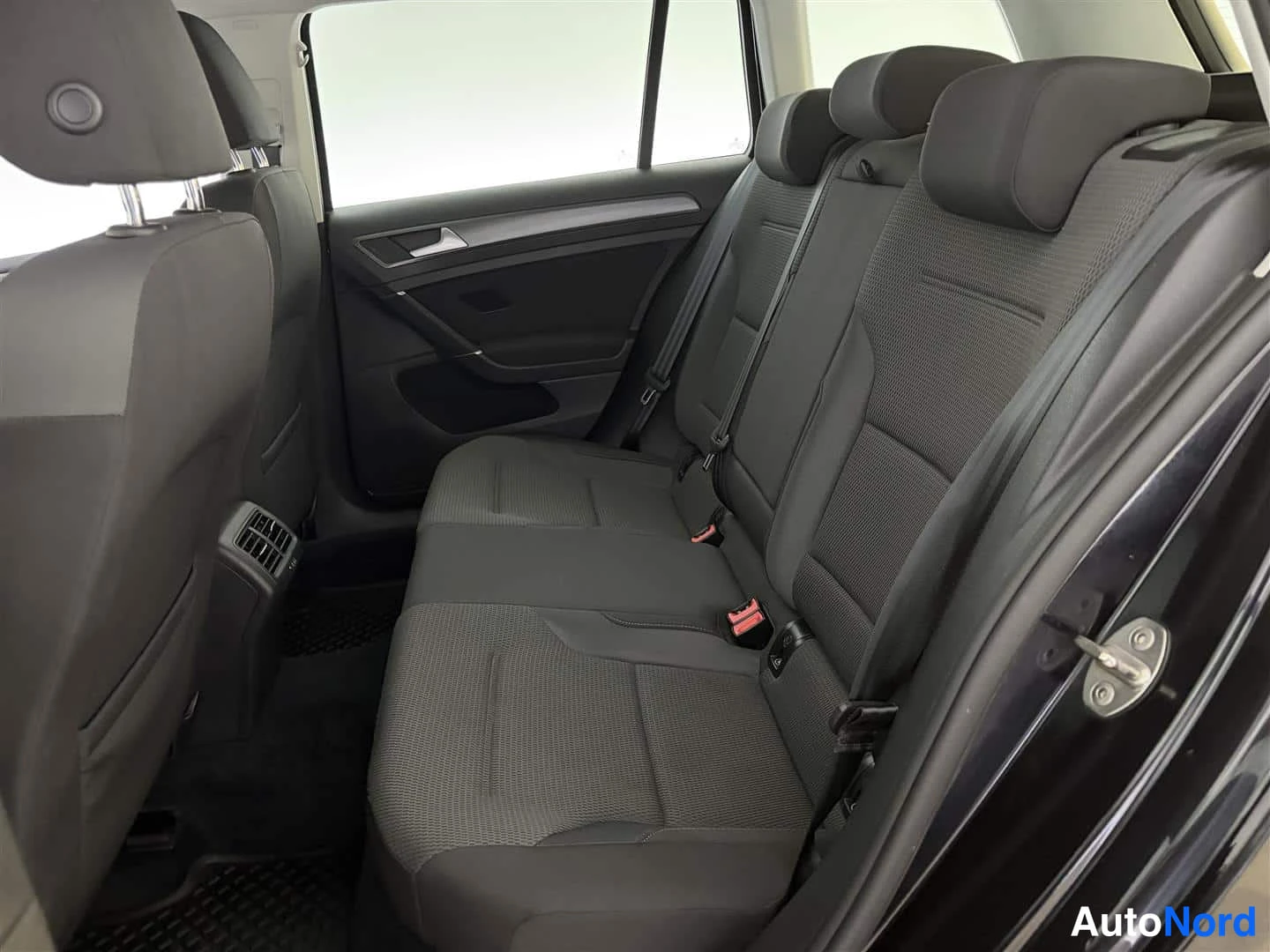 Svart Volkswagen Golf 2018, bild 18