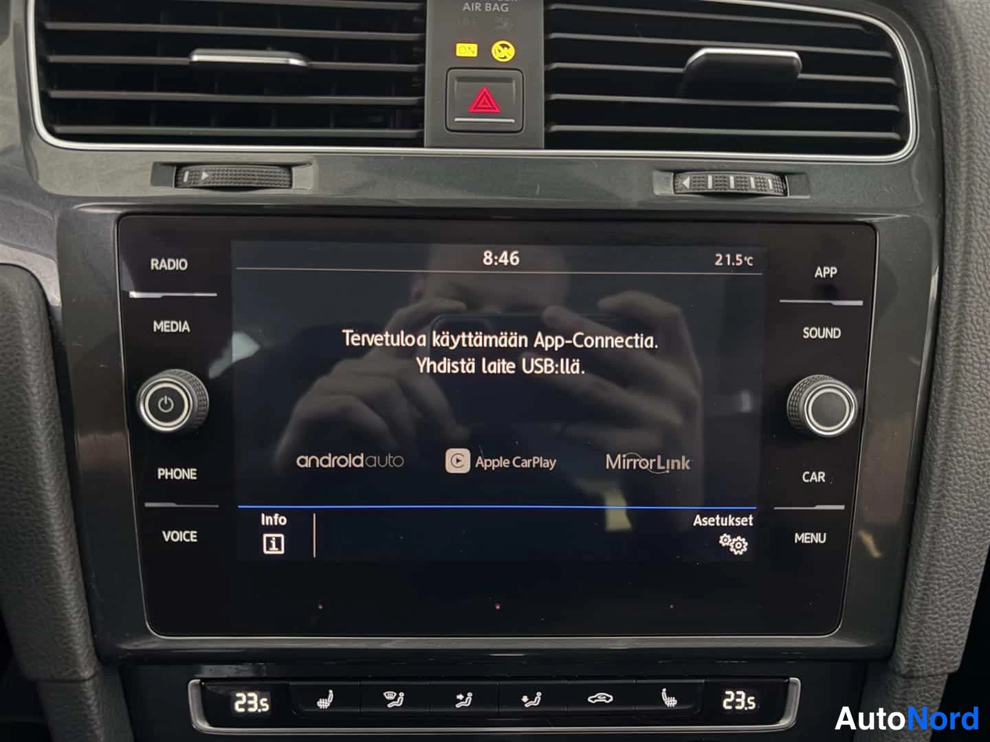 Svart Volkswagen Golf 2018, bild 22