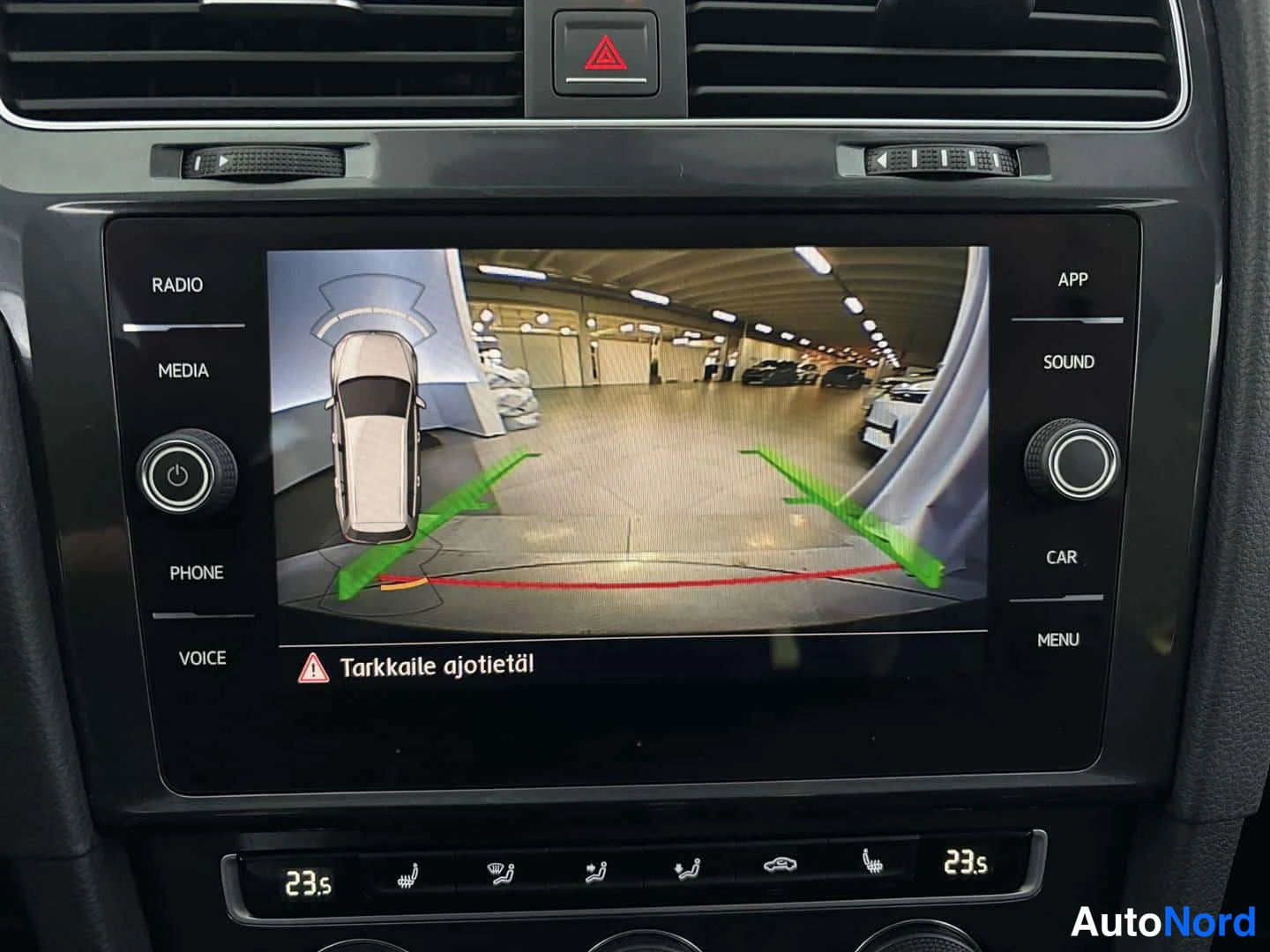Svart Volkswagen Golf 2018, bild 23