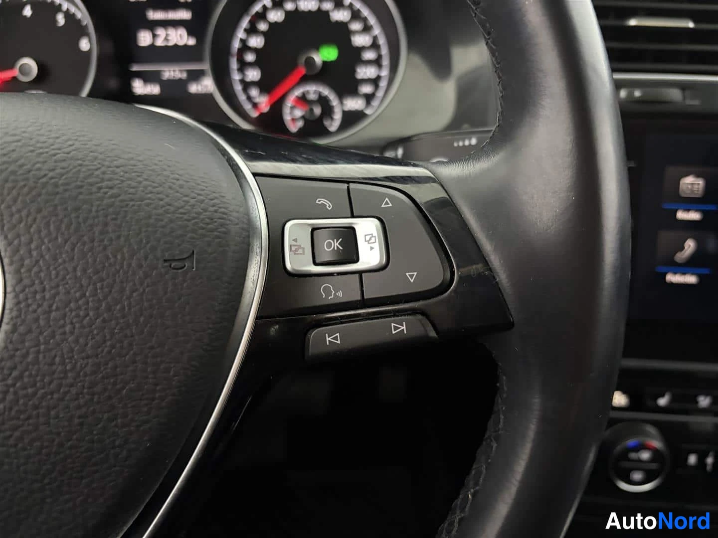 Svart Volkswagen Golf 2018, bild 28