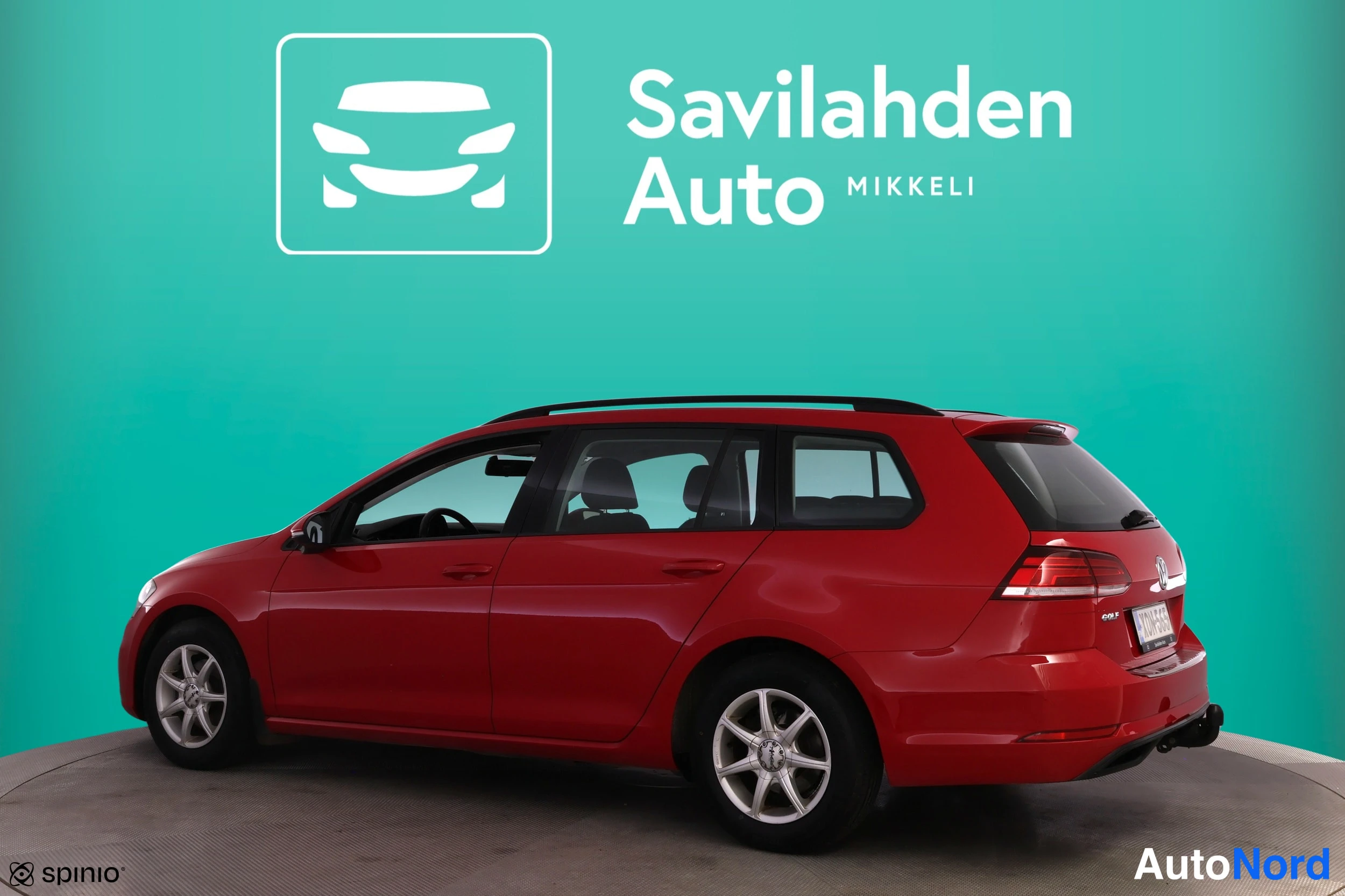 Punainen Volkswagen Golf 2018, kuva 4