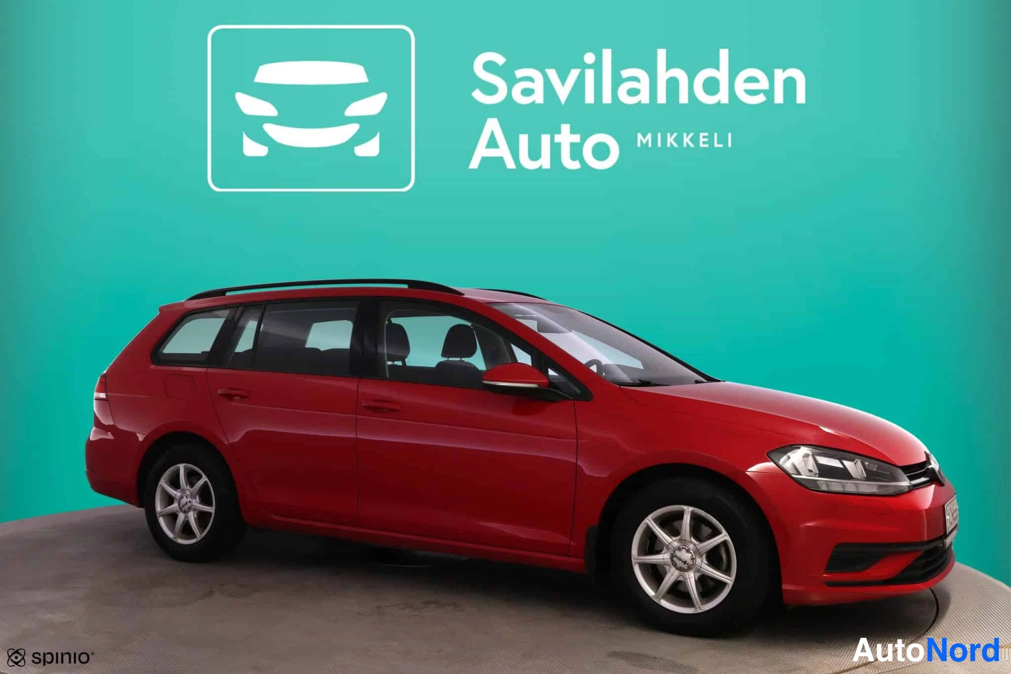 Punainen Volkswagen Golf 2018, kuva 9