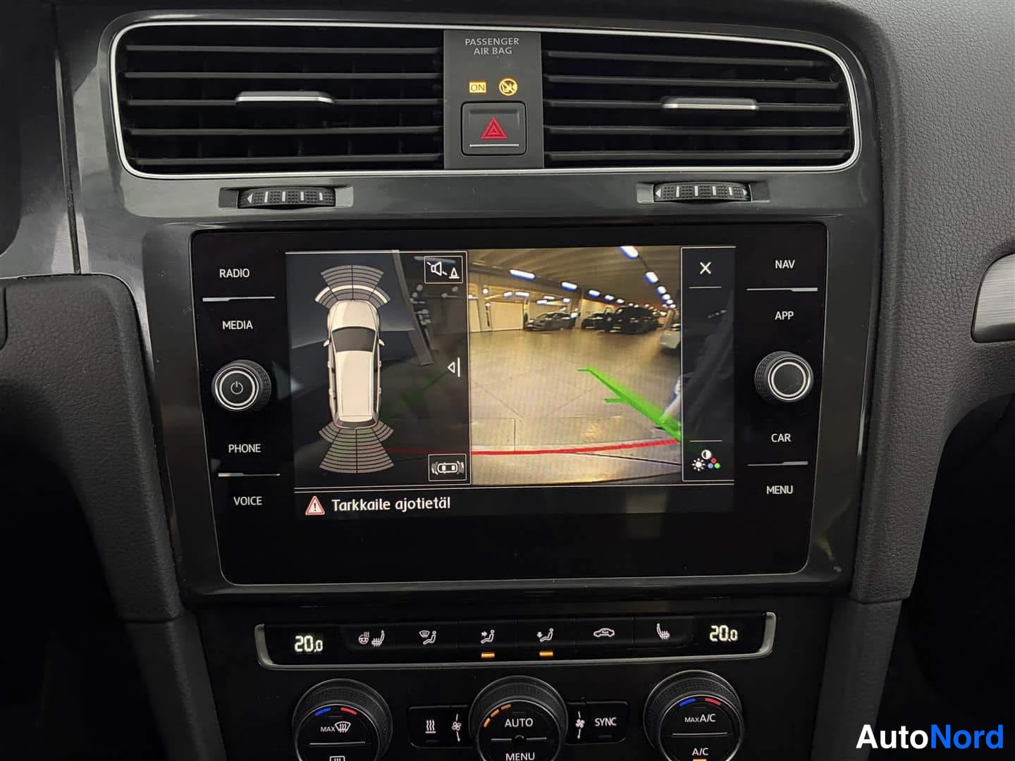 Grå Volkswagen Golf 2017, bild 21