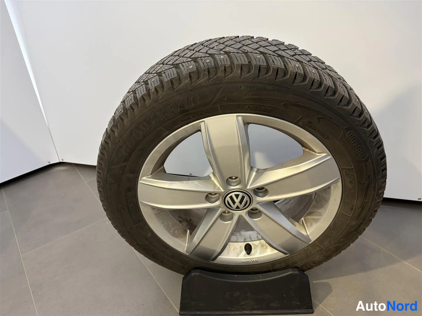 Grå Volkswagen Golf 2017, bild 28