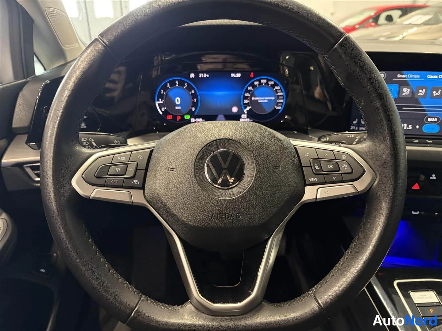 Harmaa Volkswagen Golf 2023, kuva 20