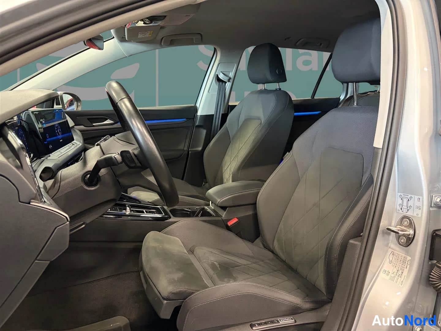 Harmaa Volkswagen Golf 2023, kuva 8