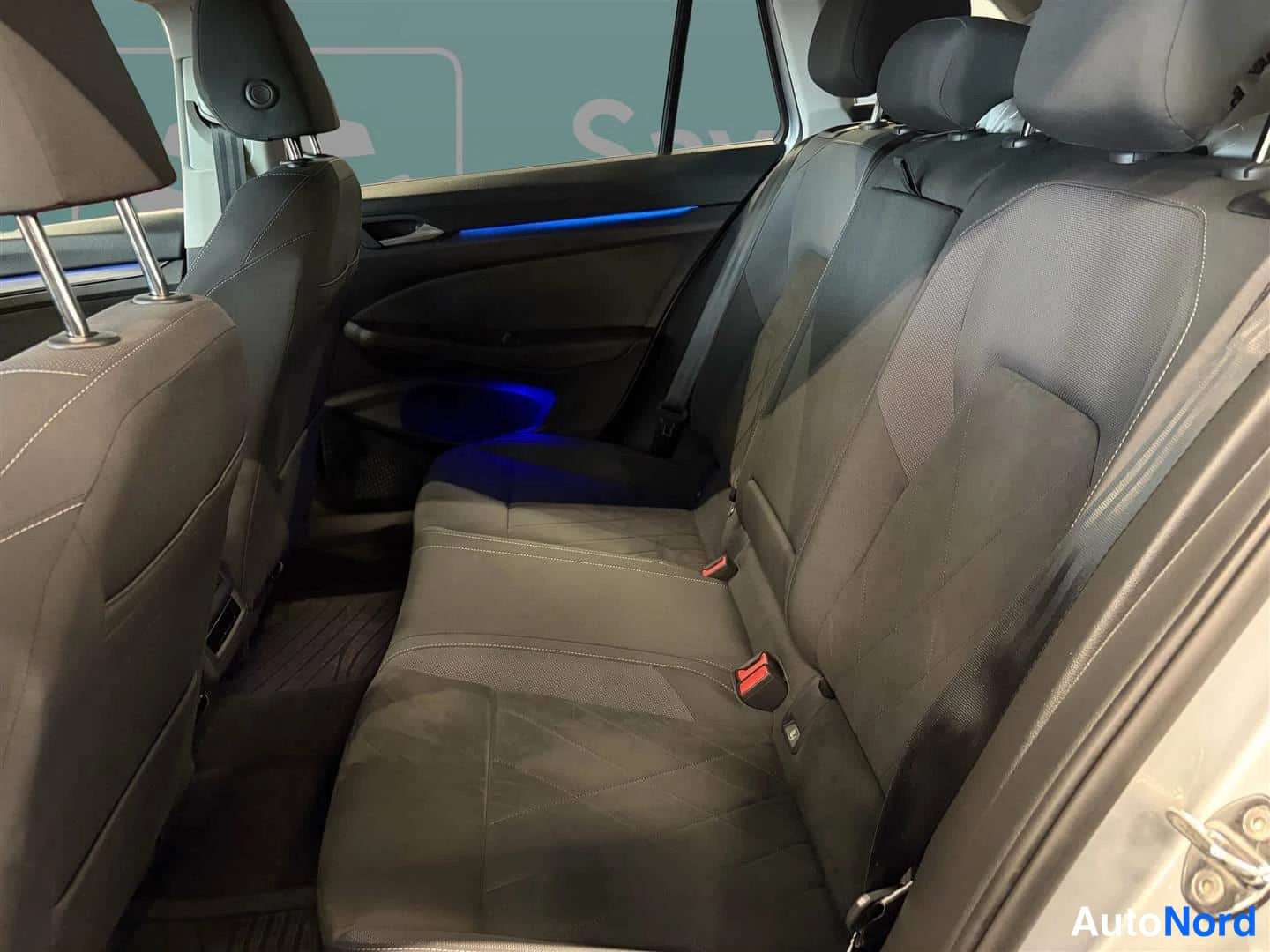 Harmaa Volkswagen Golf 2023, kuva 9