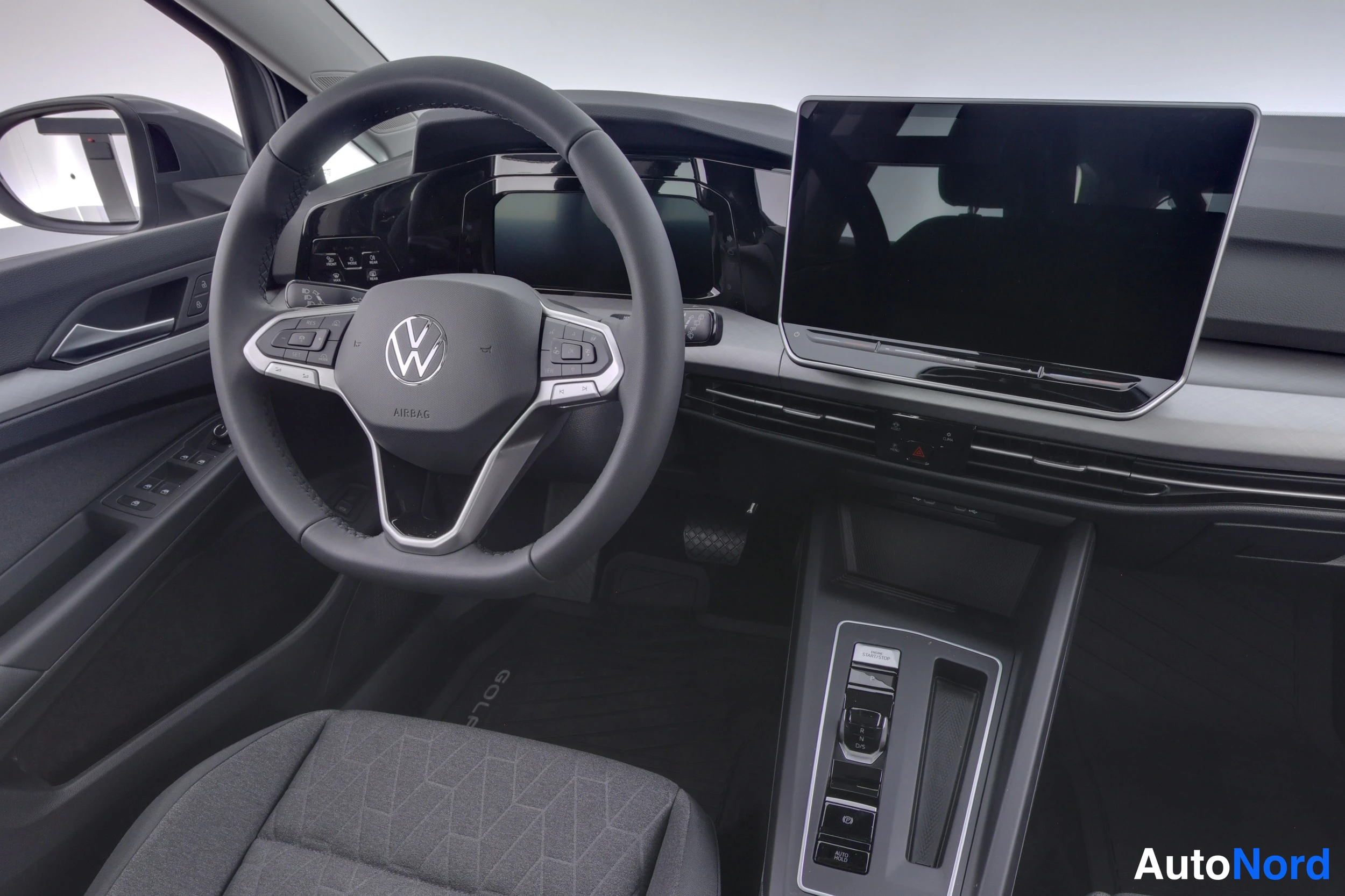 Harmaa Volkswagen Golf 2026, kuva 16