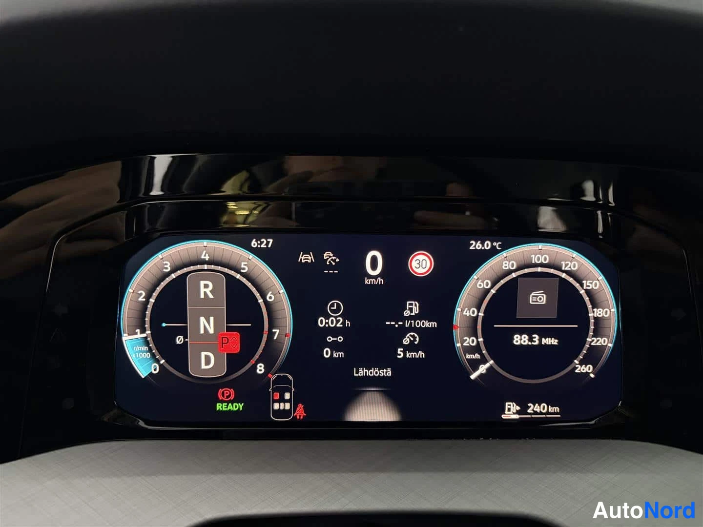 Harmaa Volkswagen Golf 2026, kuva 25