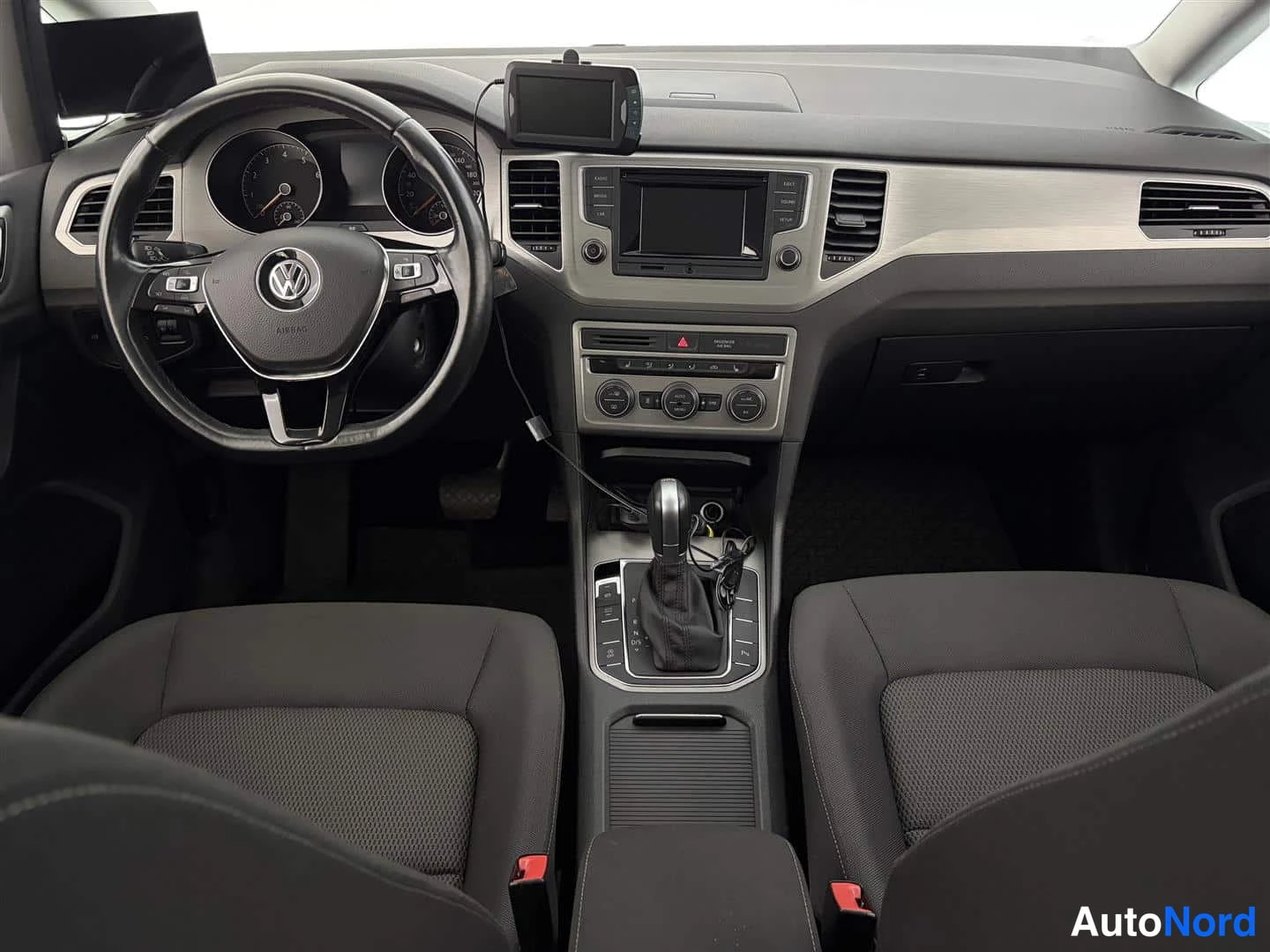 Valkoinen Volkswagen Golf Sportsvan 2014, kuva 13