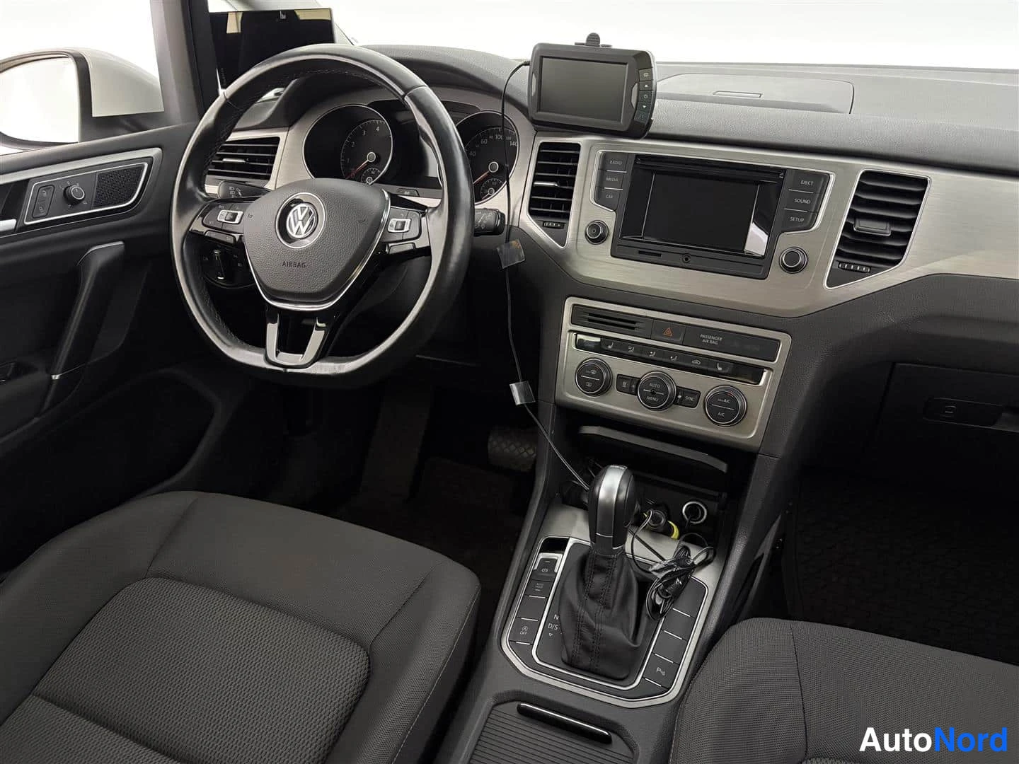 Valkoinen Volkswagen Golf Sportsvan 2014, kuva 15