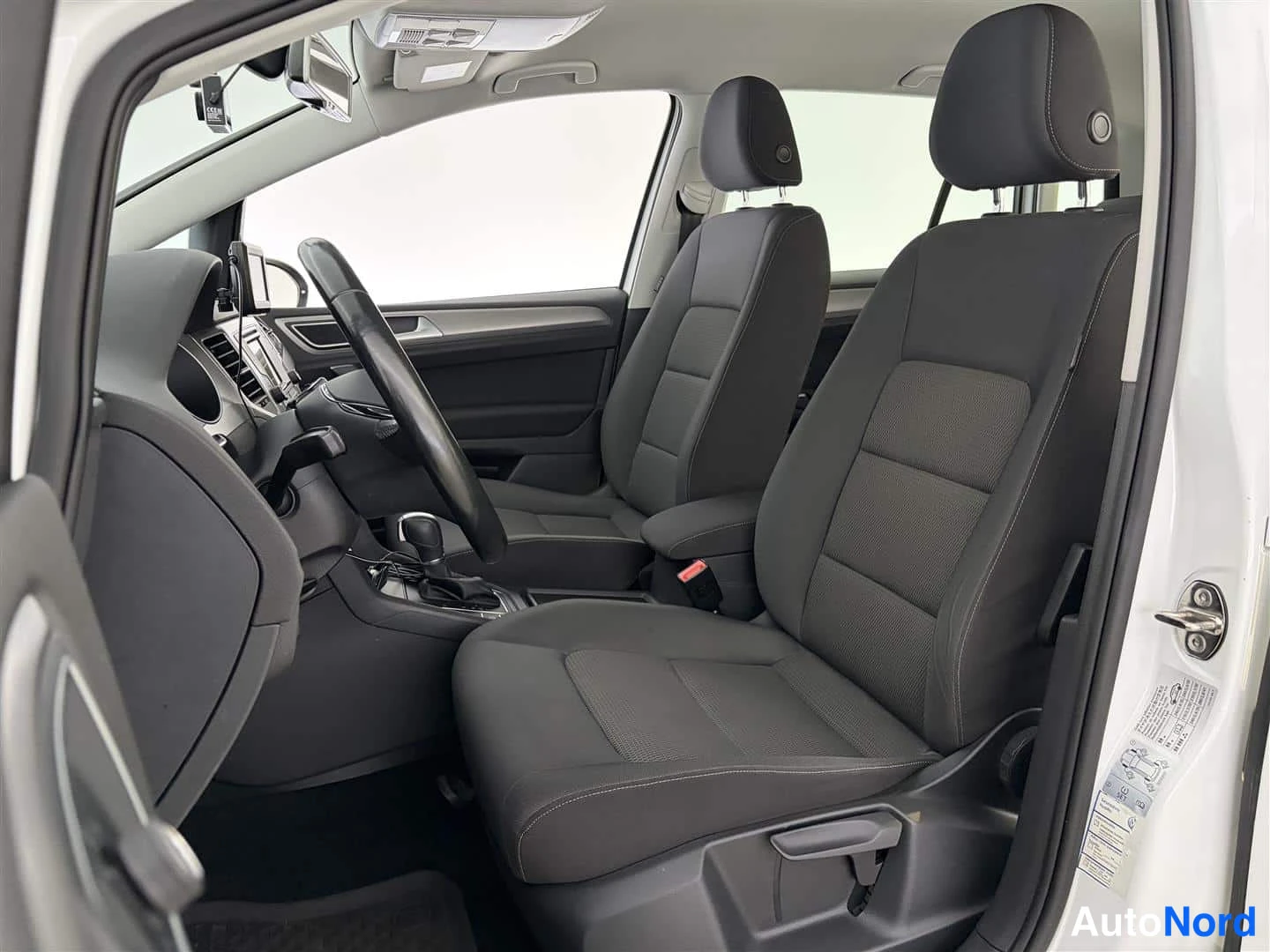 Valkoinen Volkswagen Golf Sportsvan 2014, kuva 16