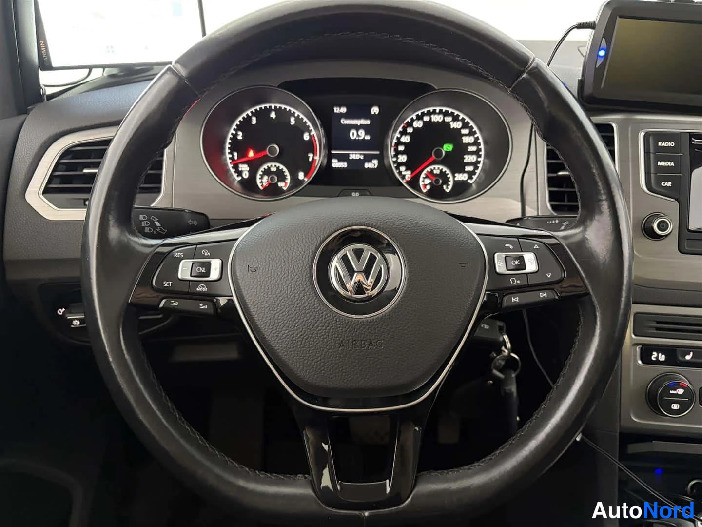 Valkoinen Volkswagen Golf Sportsvan 2014, kuva 26