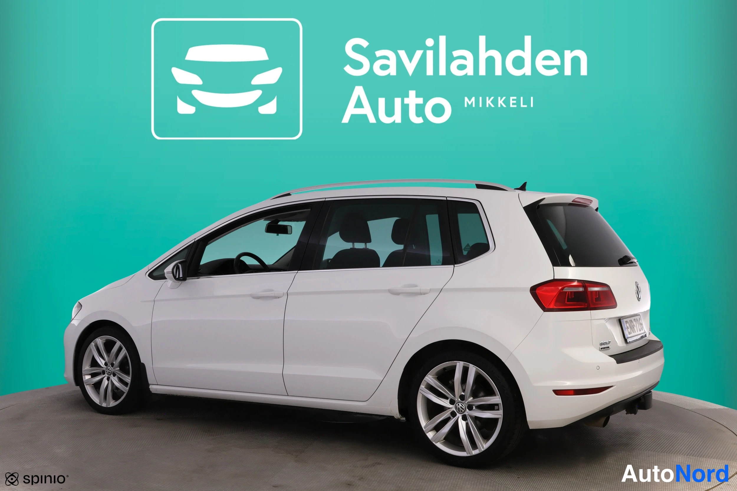 Valkoinen Volkswagen Golf Sportsvan 2015, kuva 3
