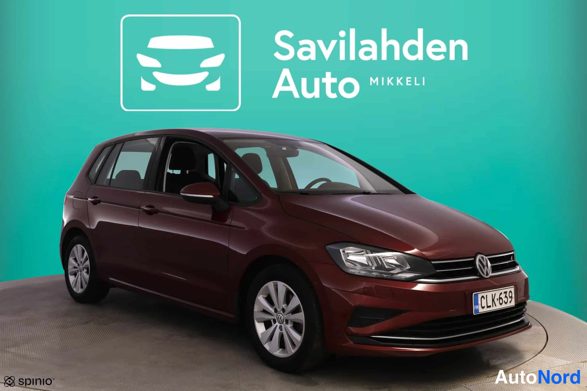 Red Volkswagen Golf Sportsvan 2018, photo 11