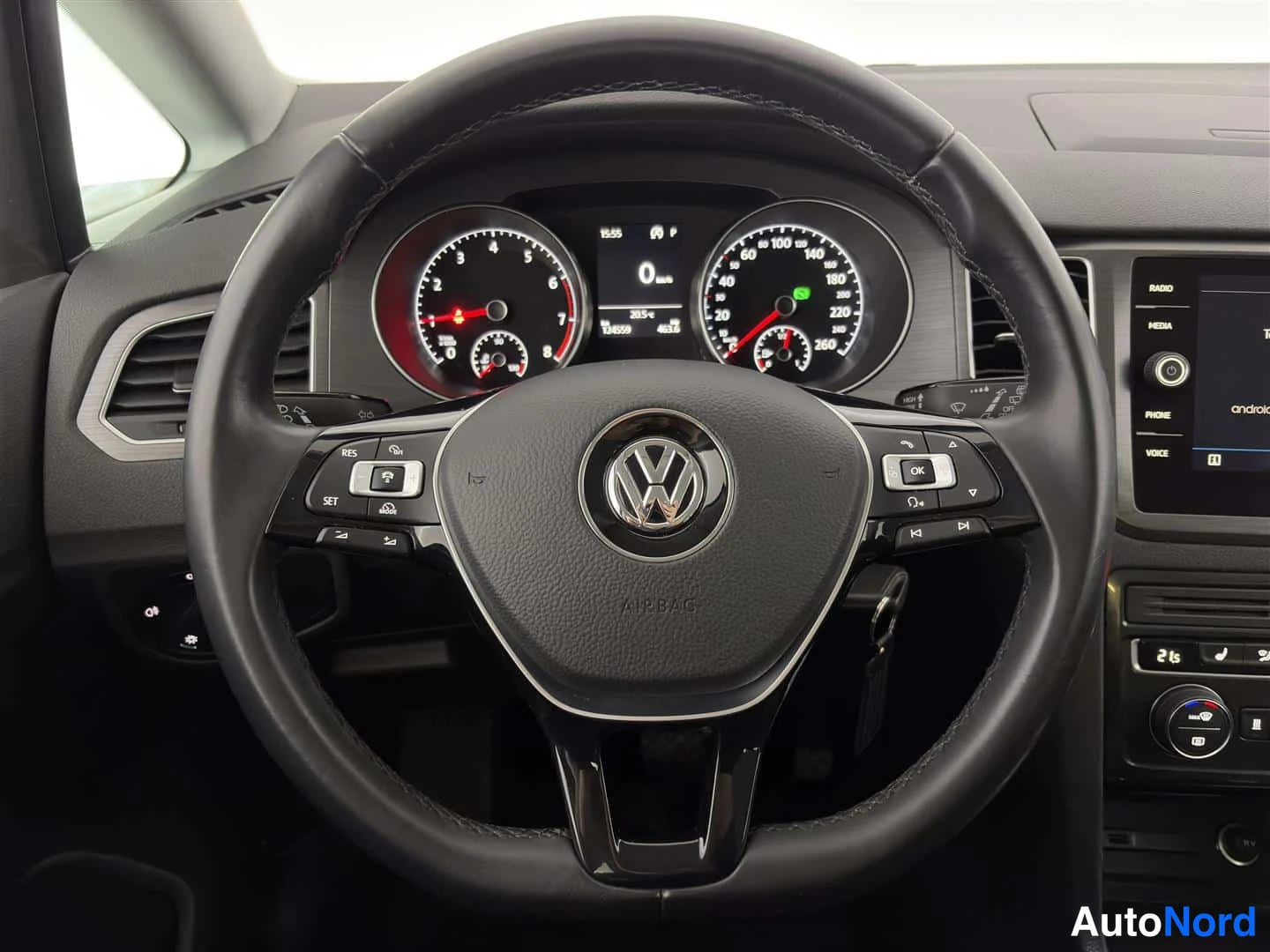 Red Volkswagen Golf Sportsvan 2018, photo 27