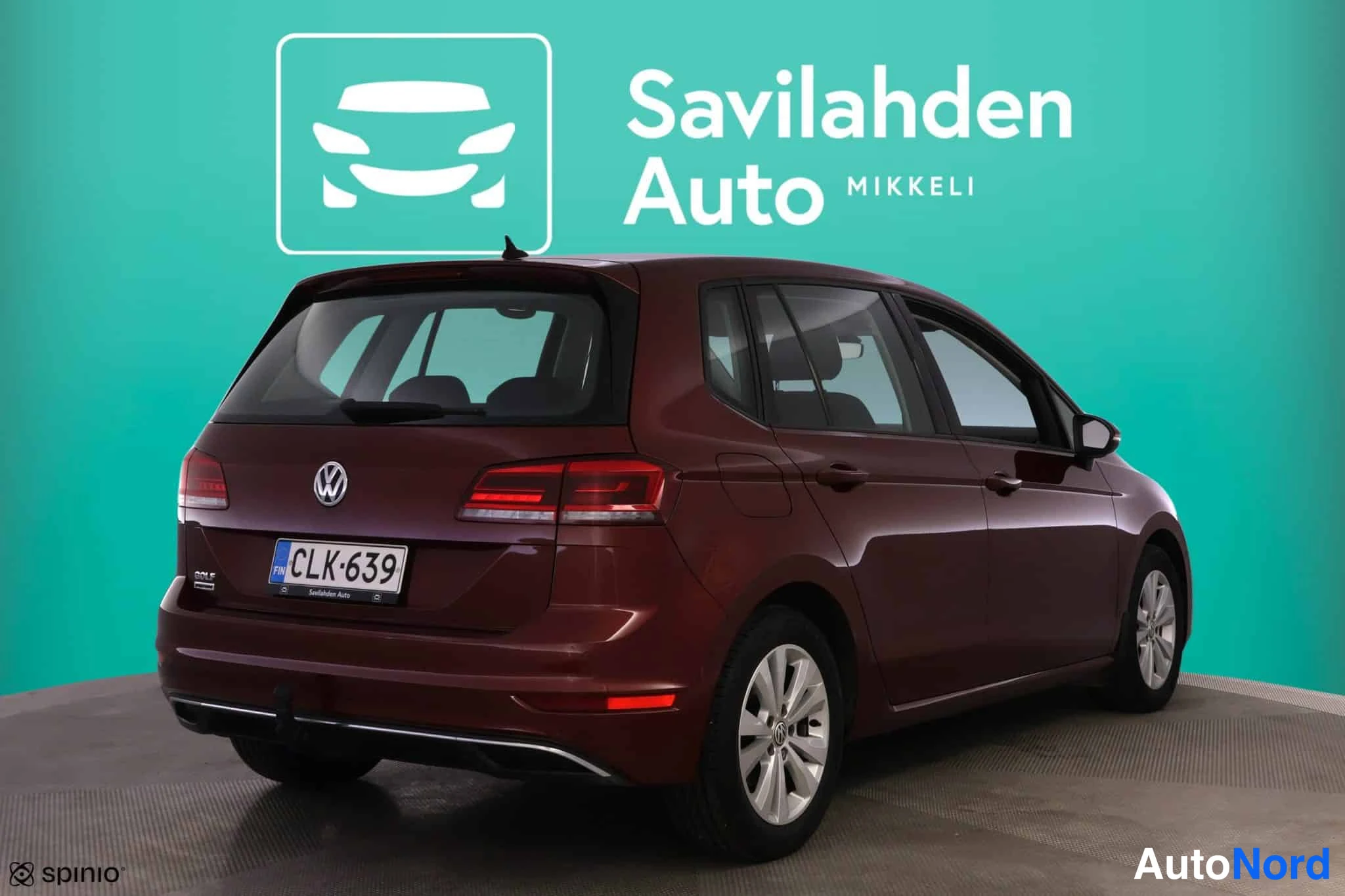 Red Volkswagen Golf Sportsvan 2018, photo 8