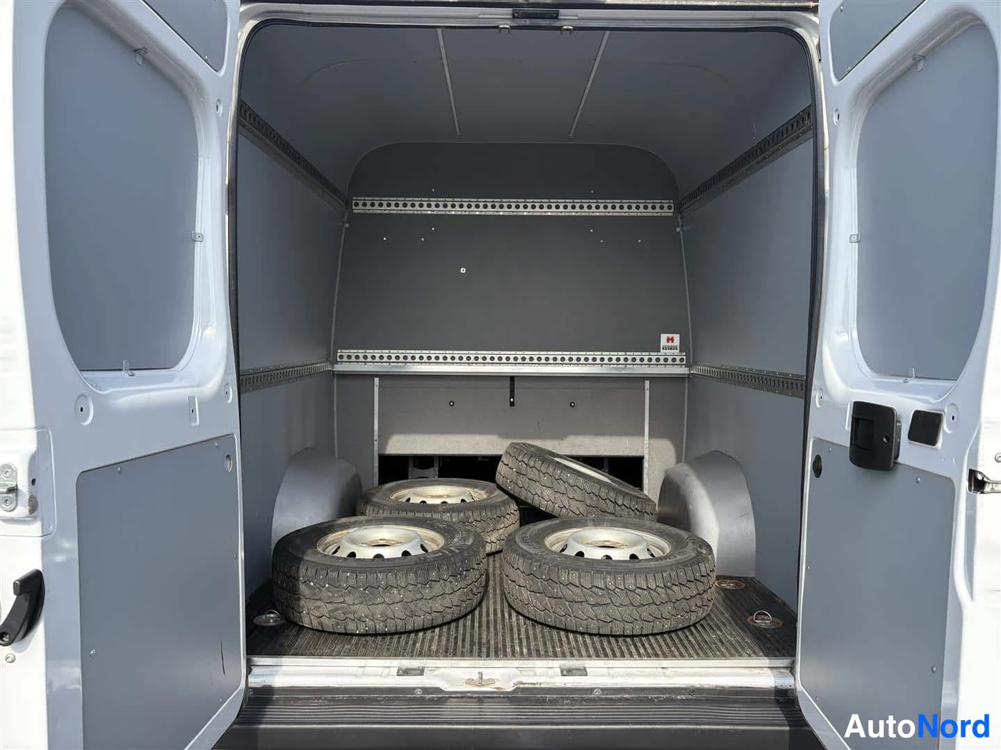 Valkoinen Fiat Ducato 2021, kuva 5