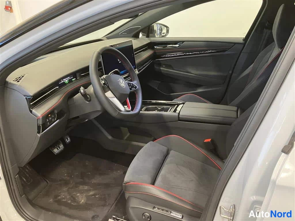 Valkoinen Volkswagen ID.7 2026, kuva 4