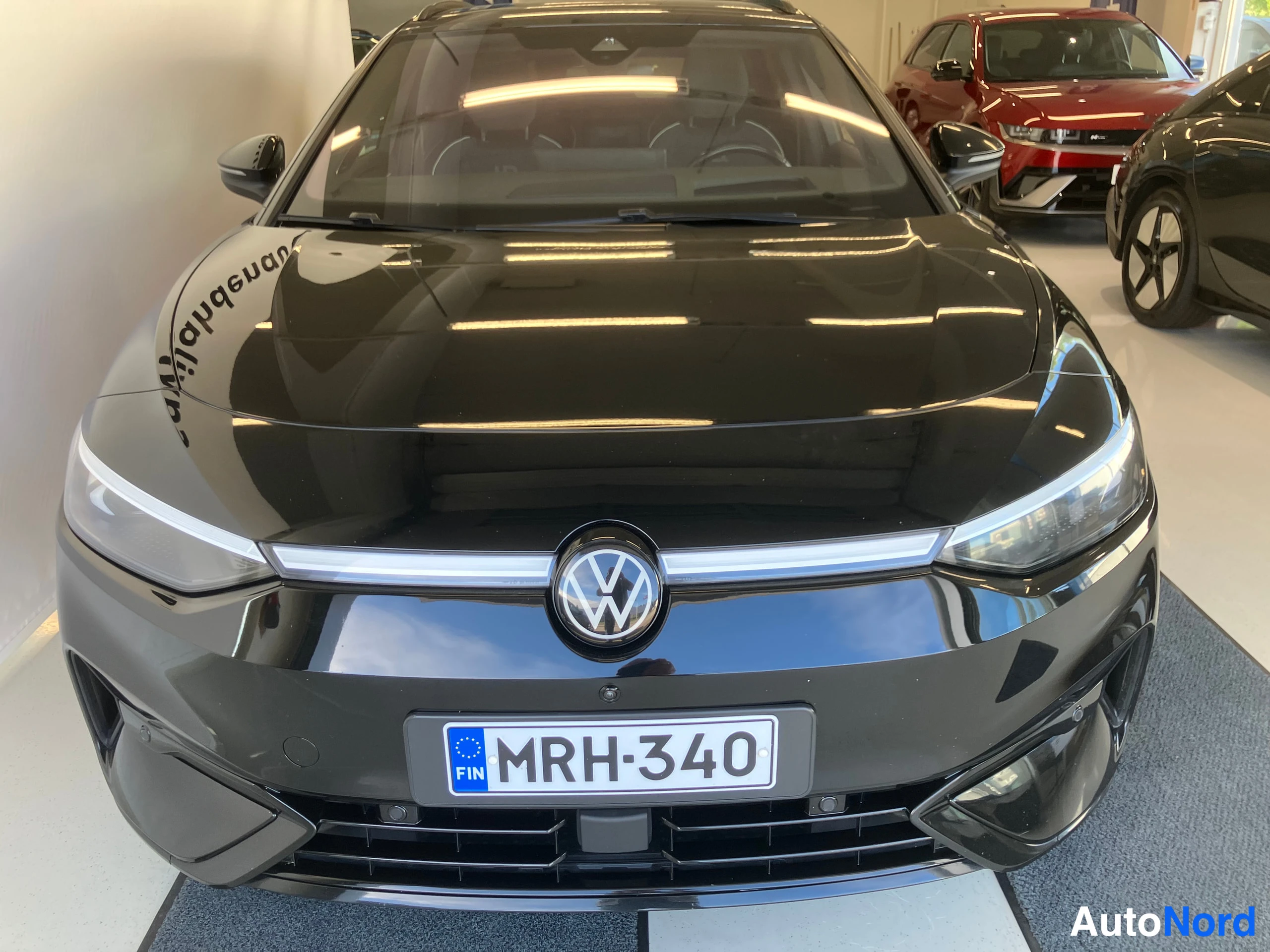 Musta Volkswagen ID.7 2024, kuva 6