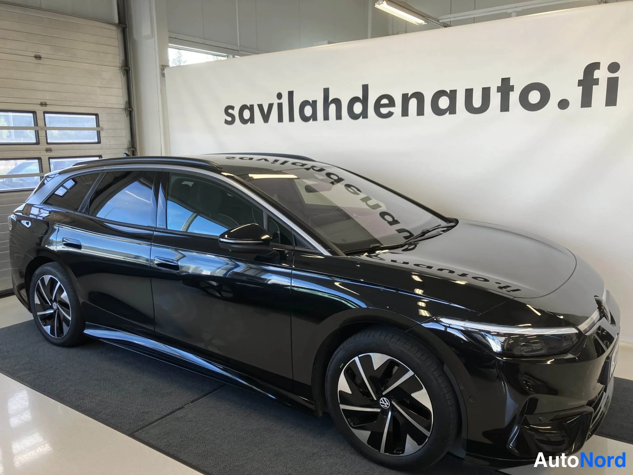 Musta Volkswagen ID.7 2024, kuva 9