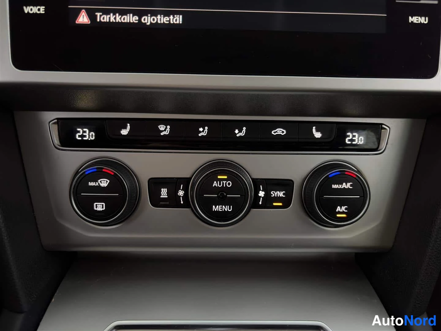 Harmaa Volkswagen Passat 2018, kuva 25