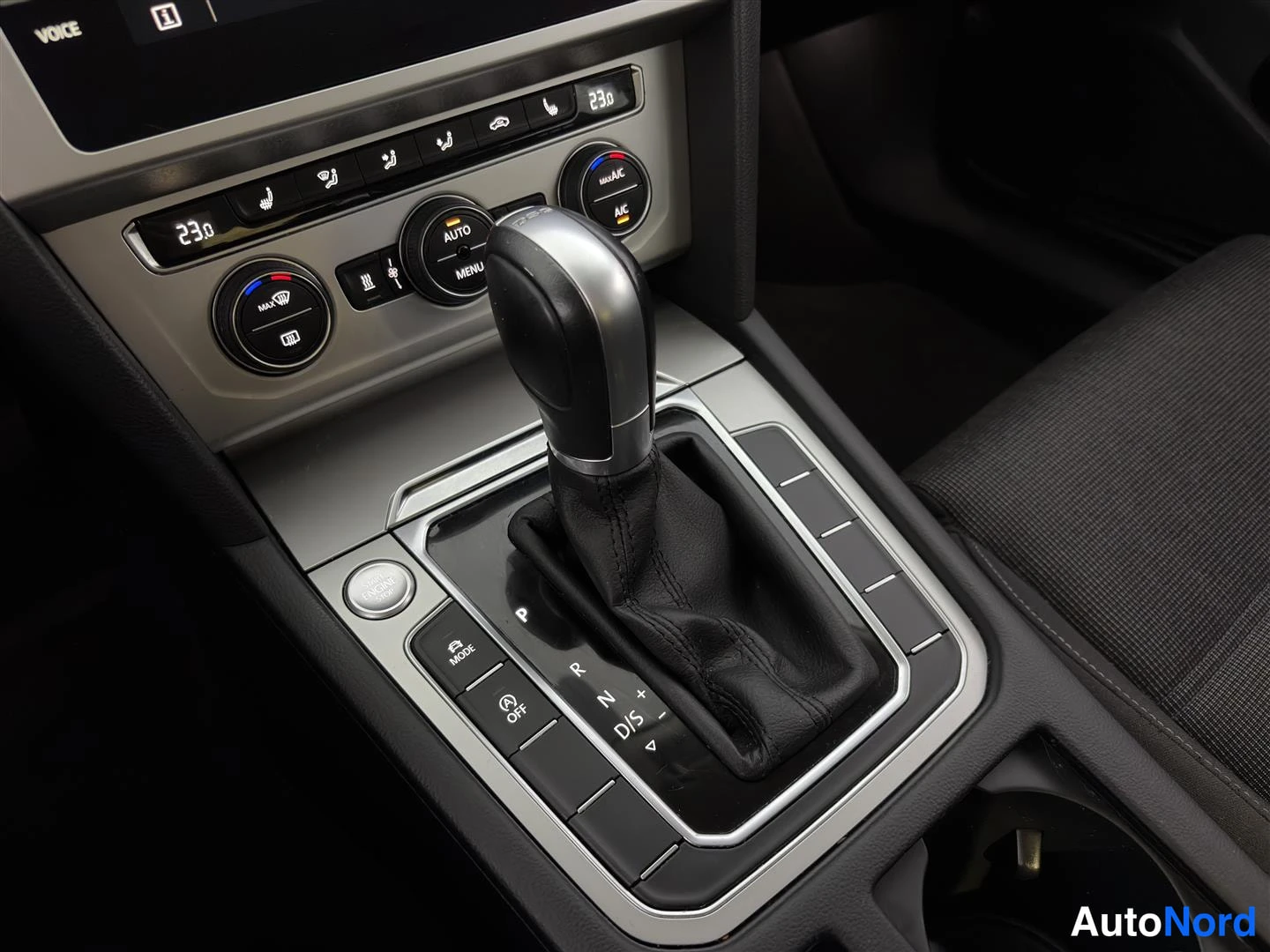 Harmaa Volkswagen Passat 2018, kuva 26