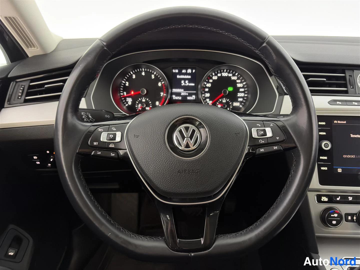 Harmaa Volkswagen Passat 2018, kuva 27