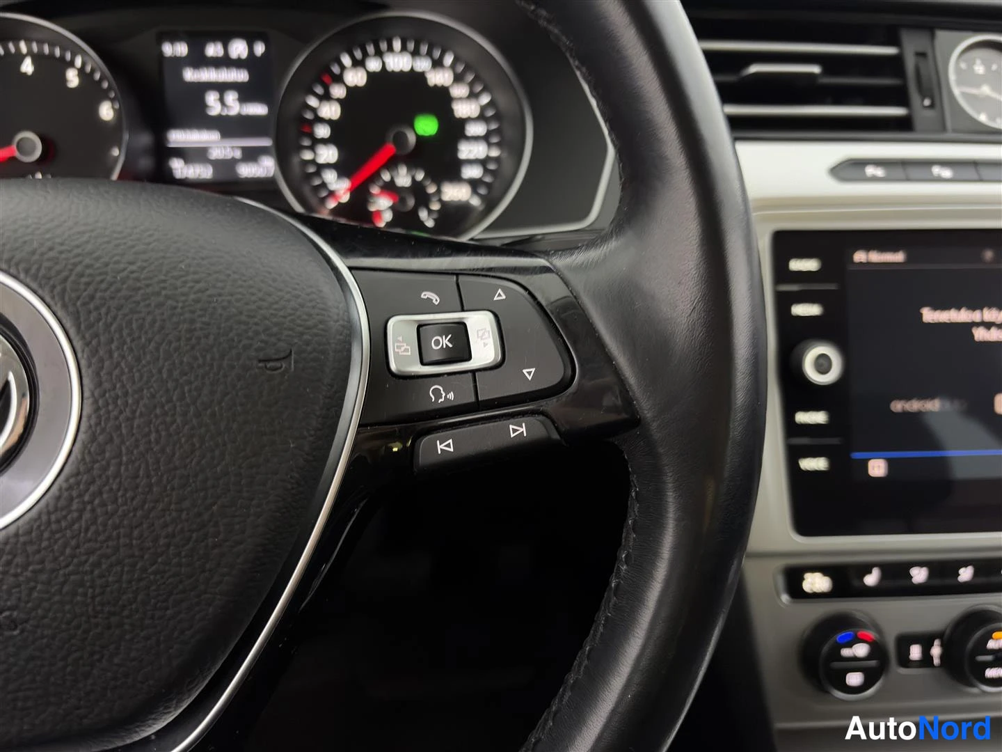 Harmaa Volkswagen Passat 2018, kuva 29