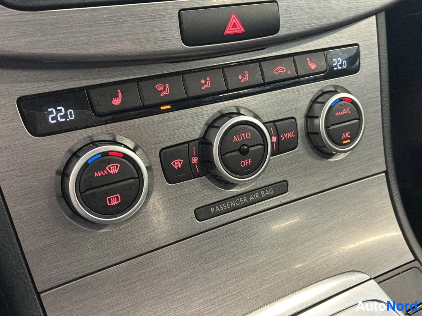 Ruskea Volkswagen Passat 2012, kuva 12