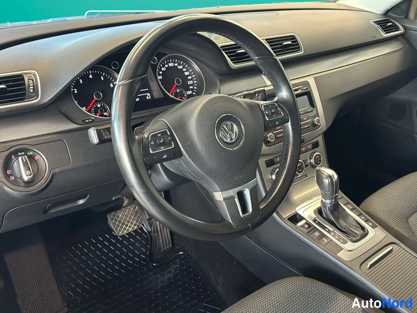 Ruskea Volkswagen Passat 2012, kuva 6
