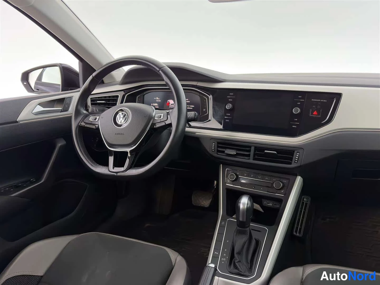 Musta Volkswagen Polo 2020, kuva 15