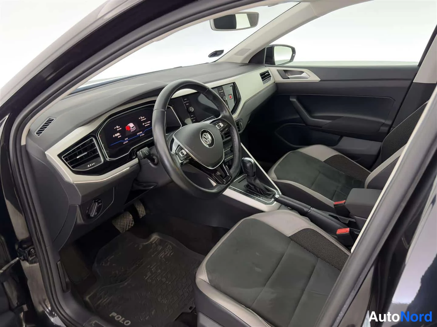 Musta Volkswagen Polo 2020, kuva 17