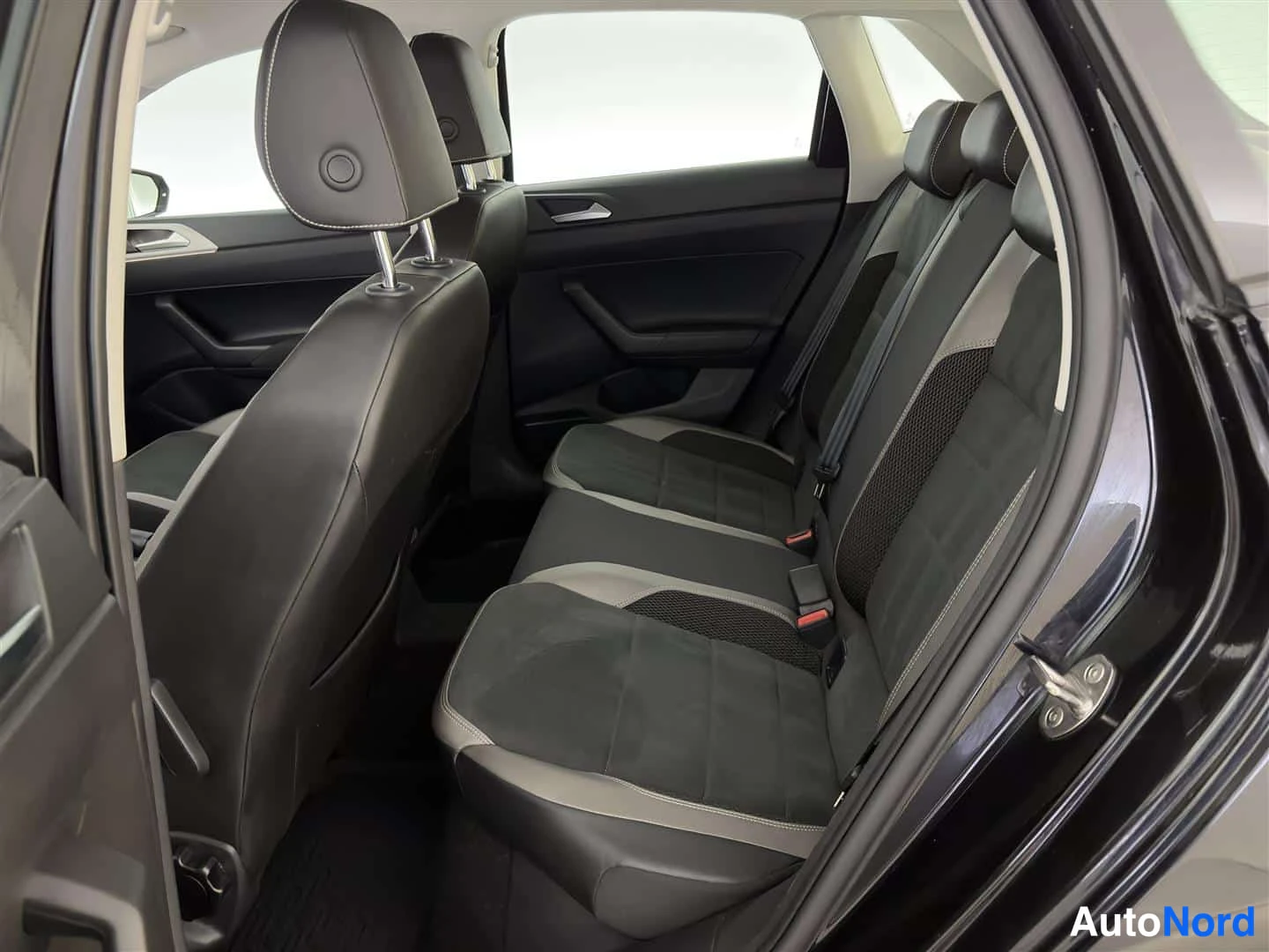 Musta Volkswagen Polo 2020, kuva 18