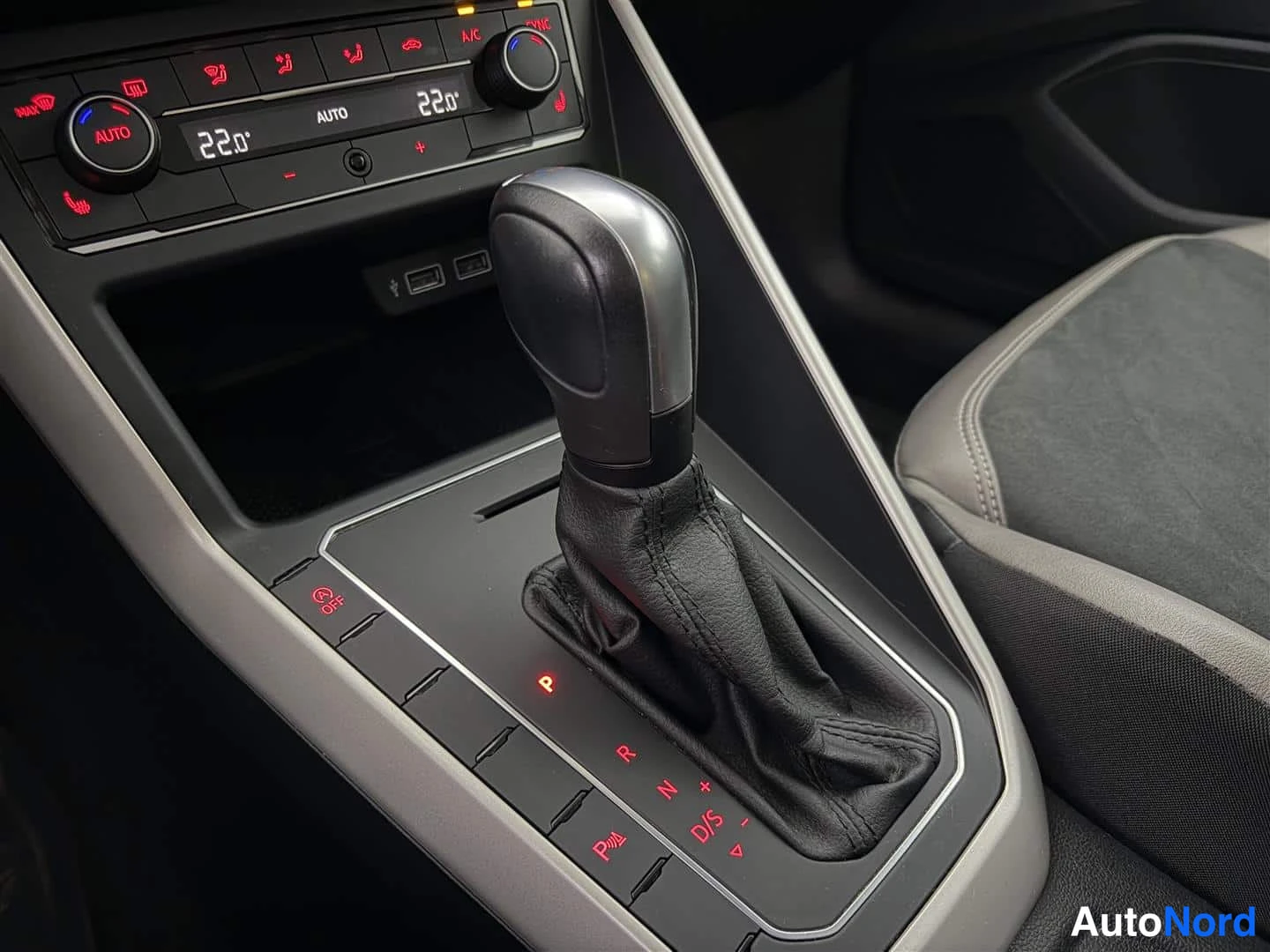 Musta Volkswagen Polo 2020, kuva 26