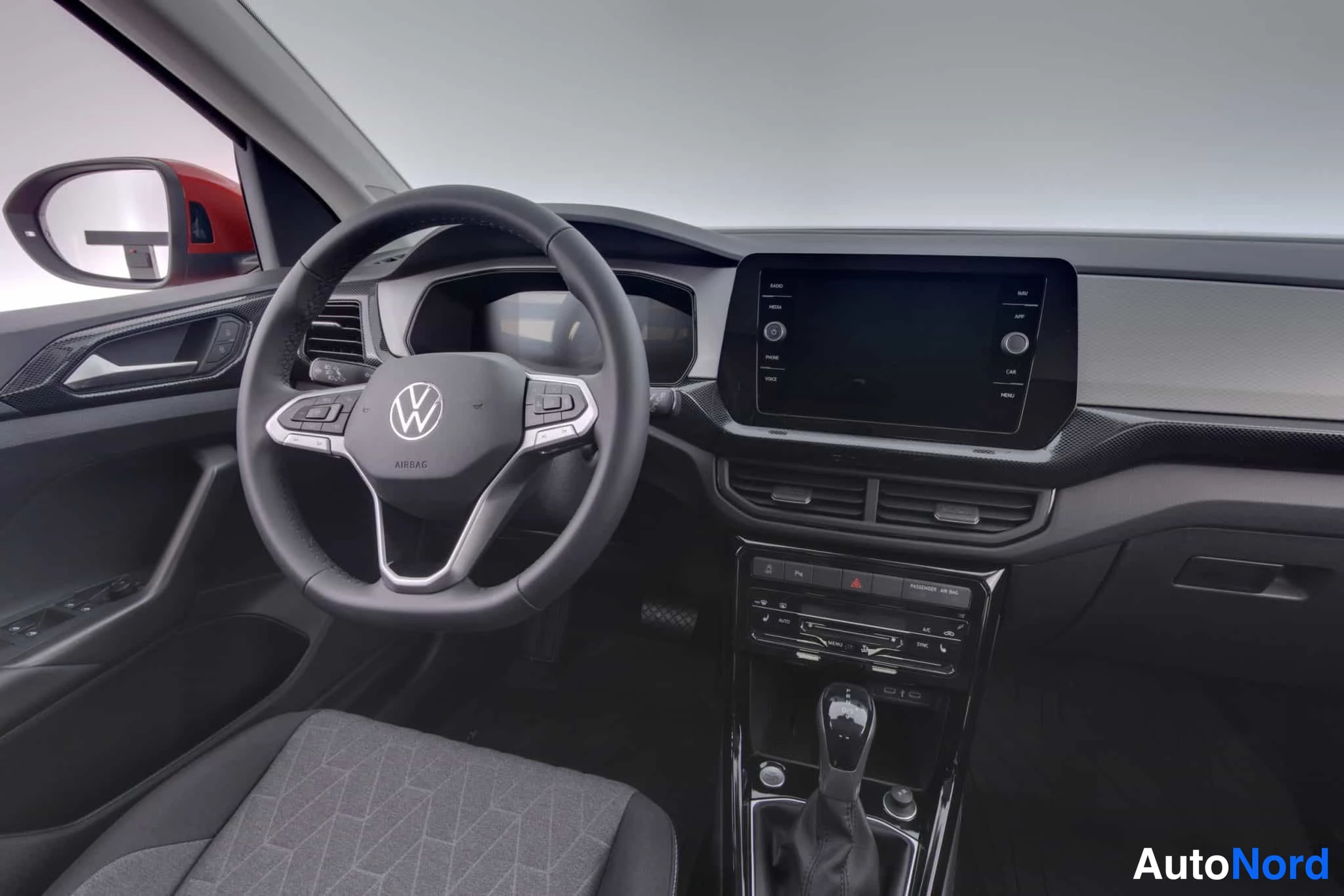 Punainen Volkswagen T-Cross 2026, kuva 15
