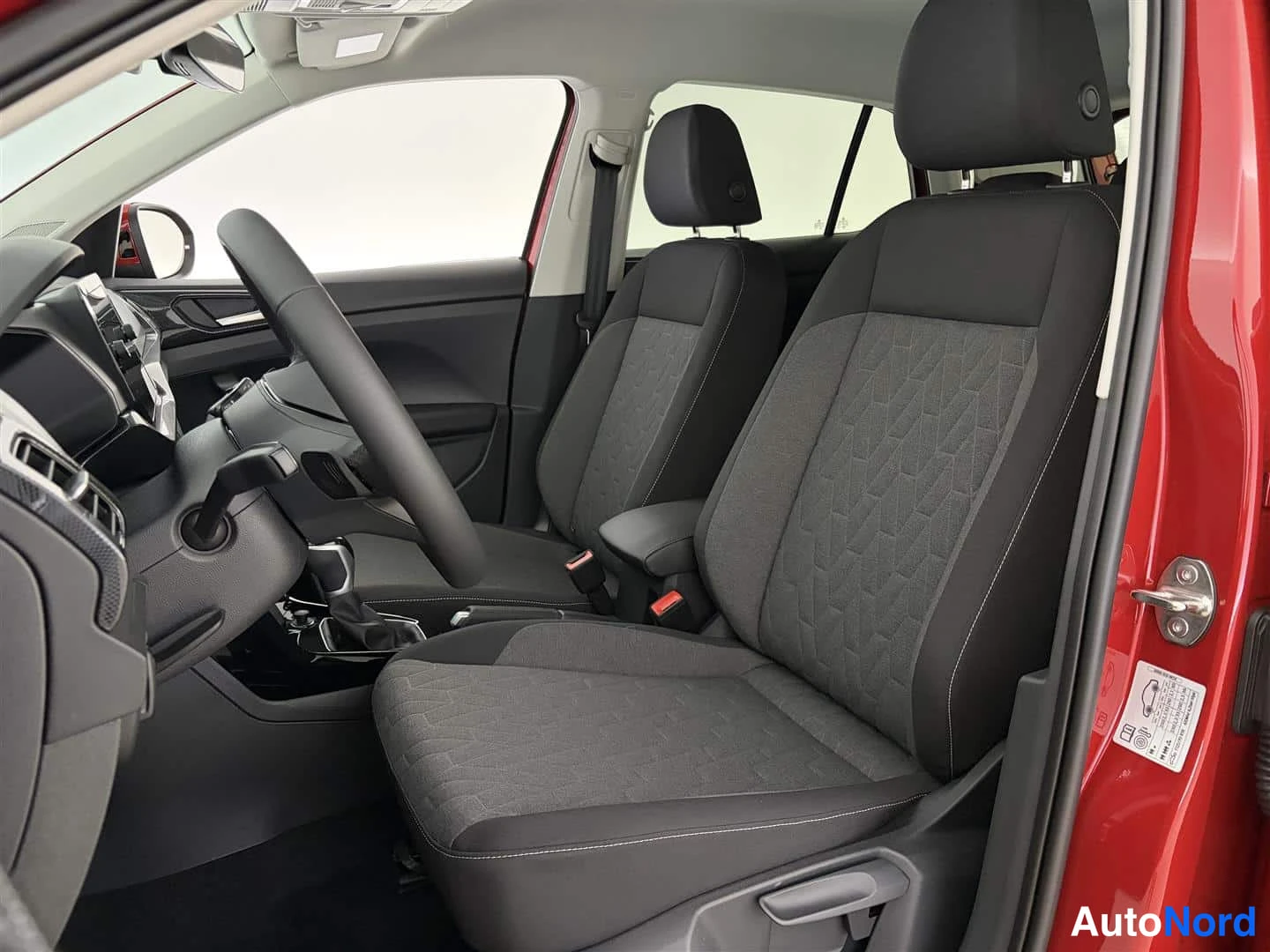 Punainen Volkswagen T-Cross 2026, kuva 19