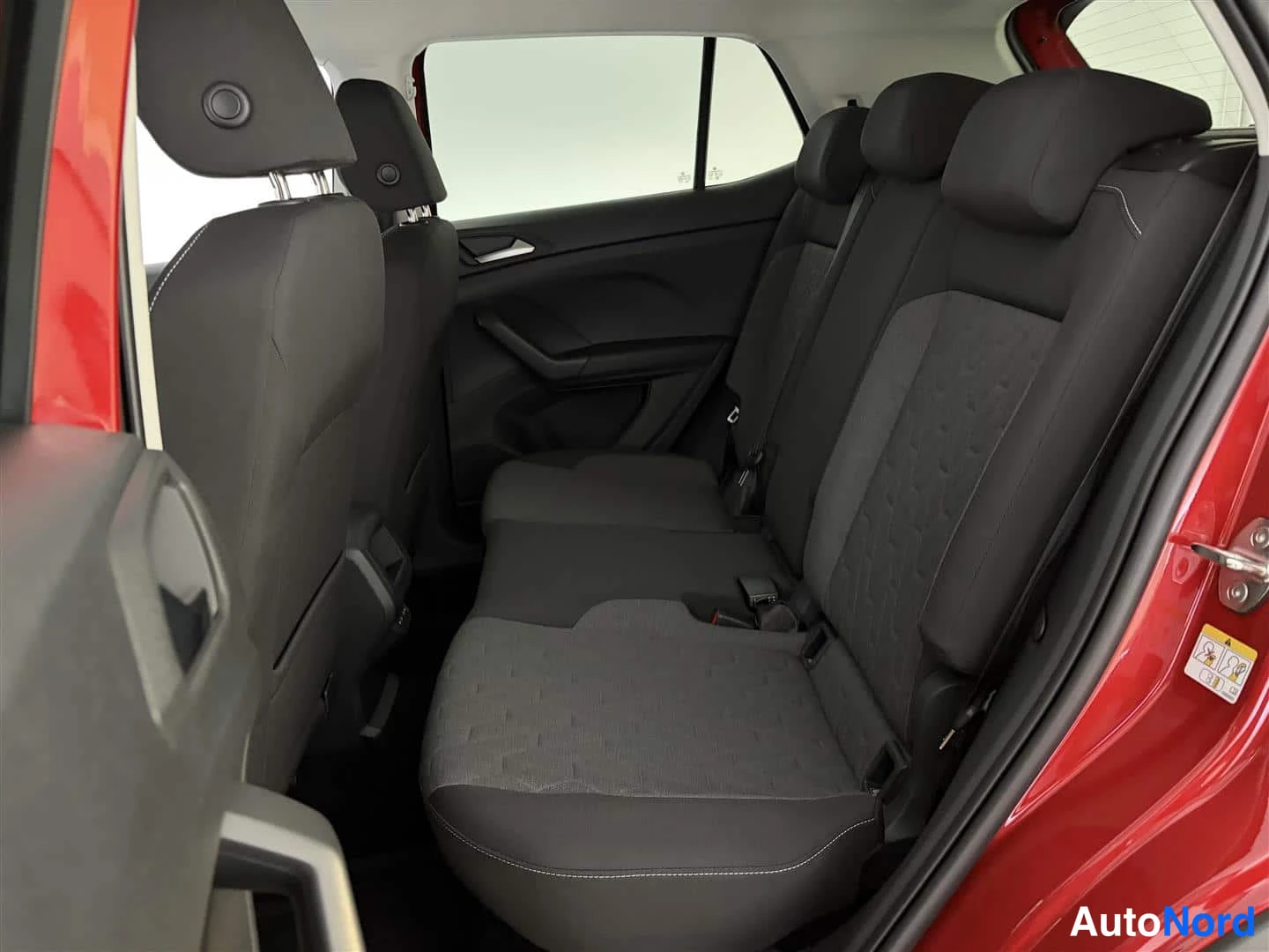 Punainen Volkswagen T-Cross 2026, kuva 21