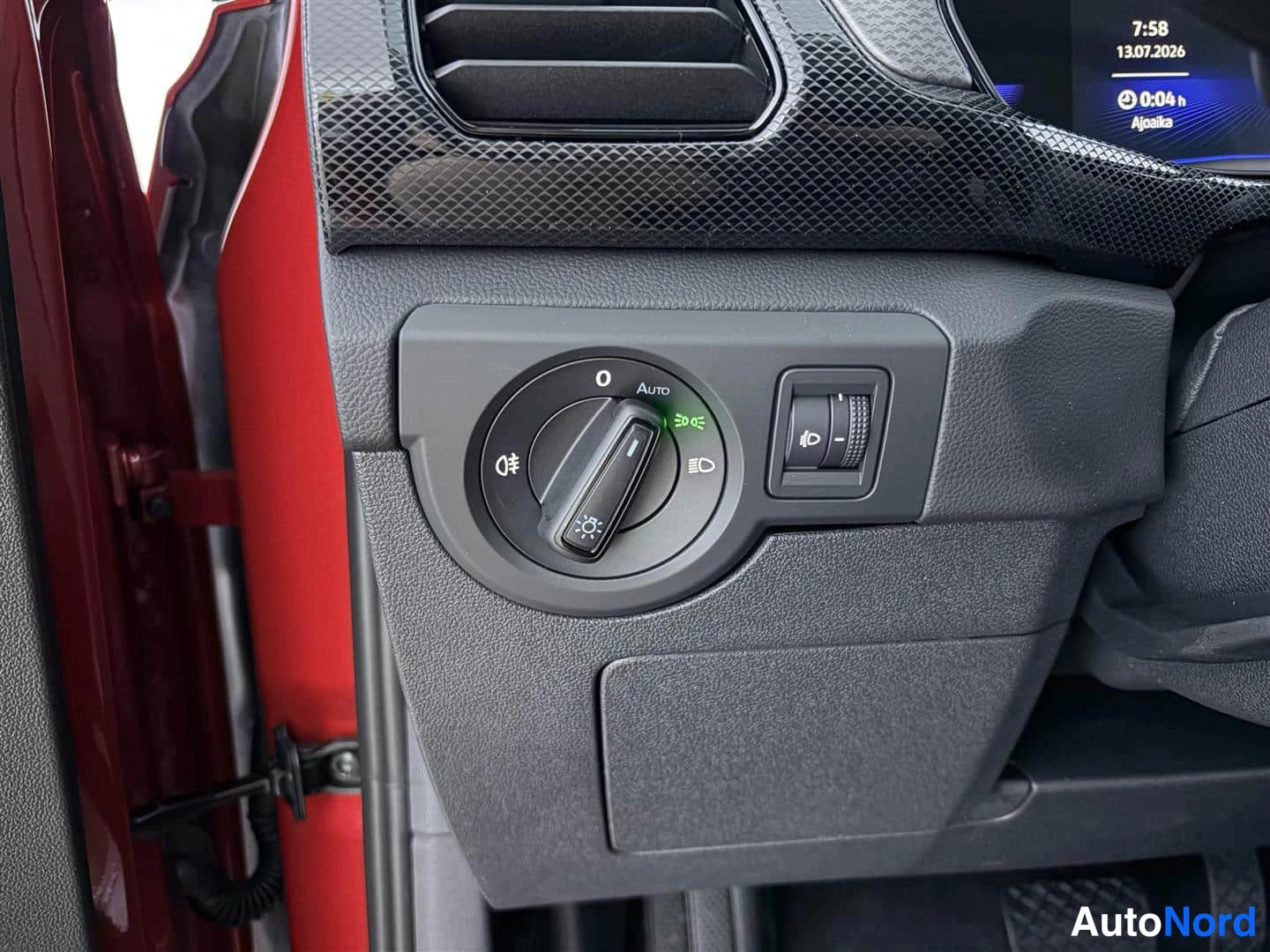 Punainen Volkswagen T-Cross 2026, kuva 32