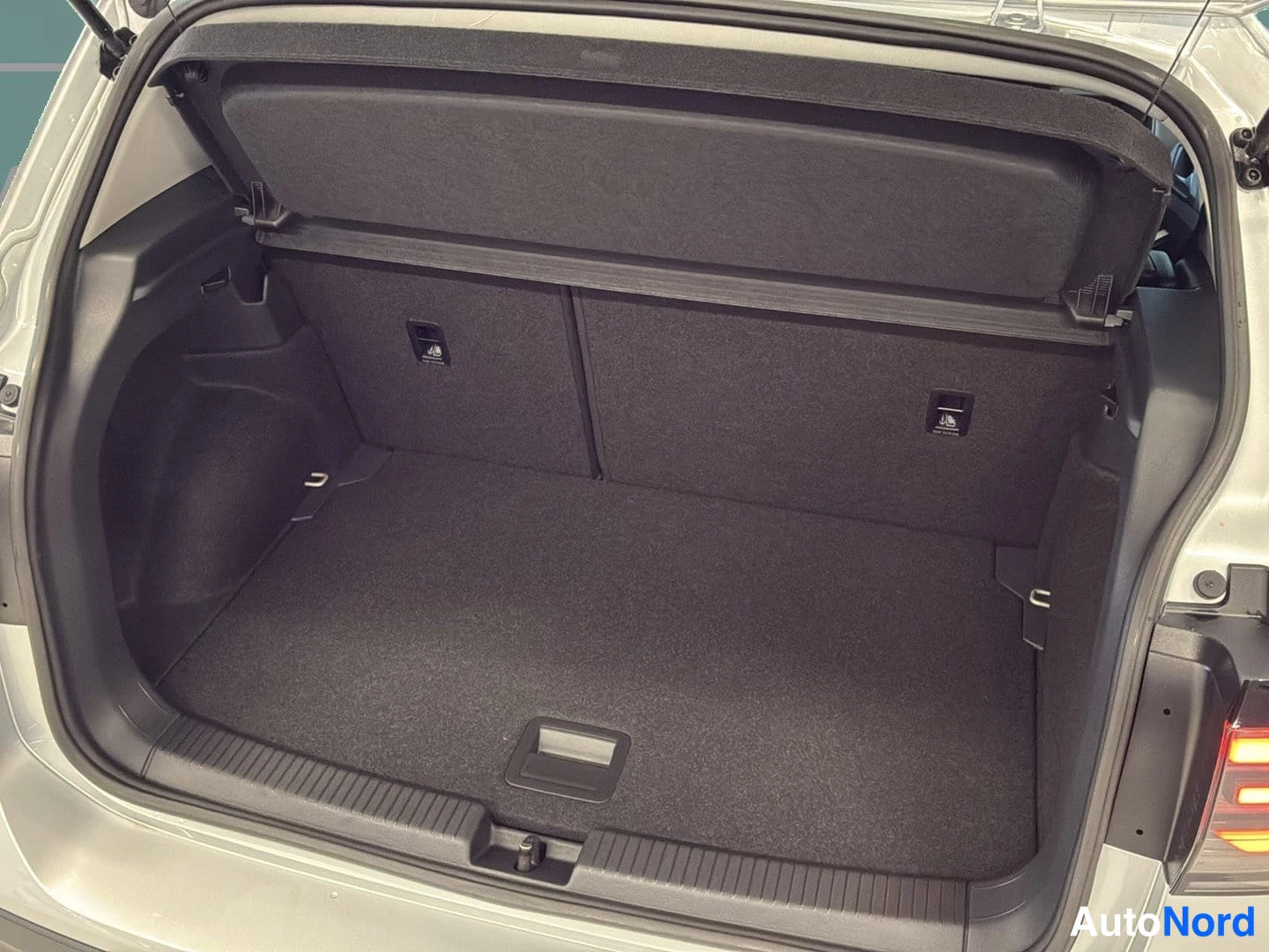 Harmaa Volkswagen T-Cross 2026, kuva 20
