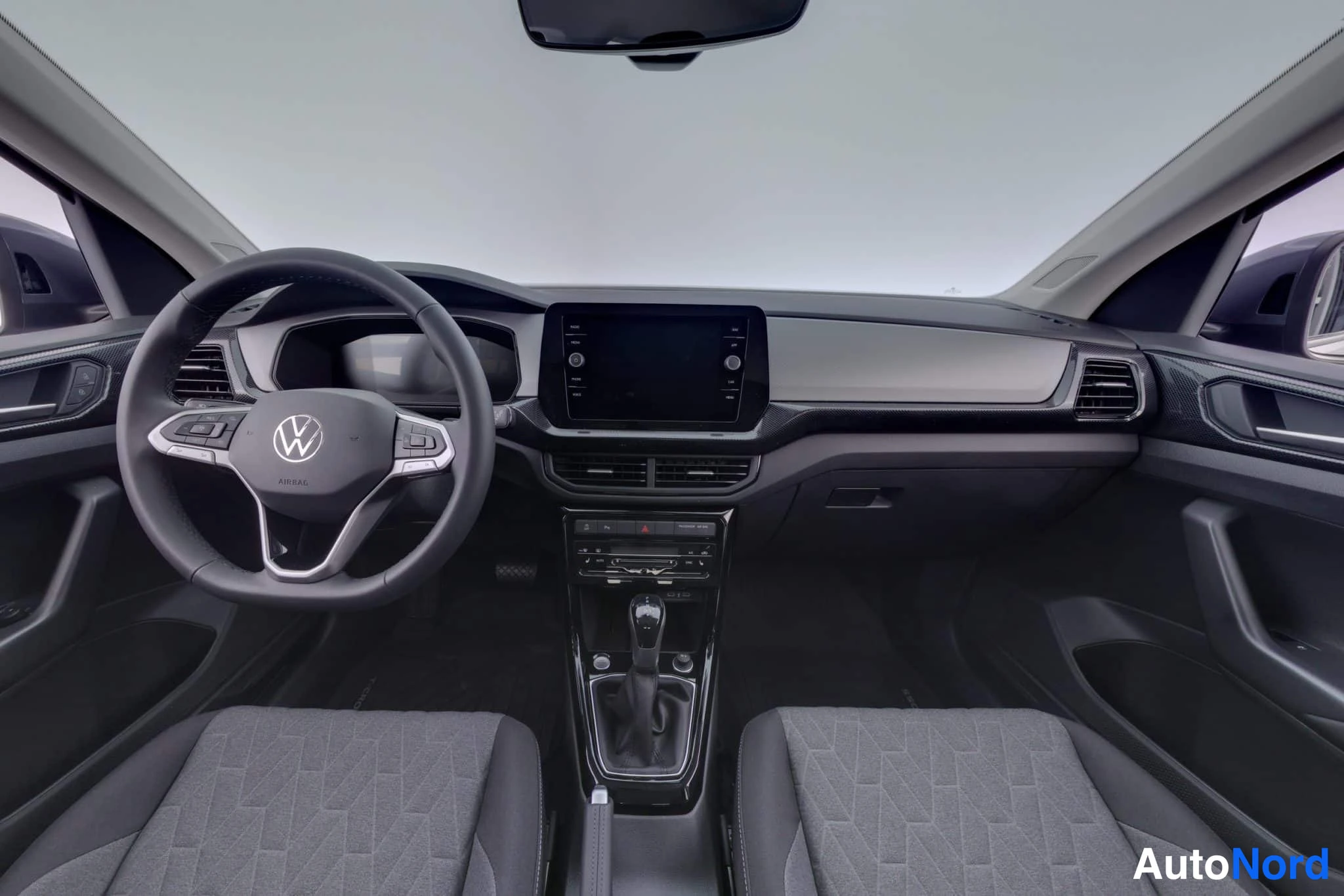 Harmaa Volkswagen T-Cross 2026, kuva 13