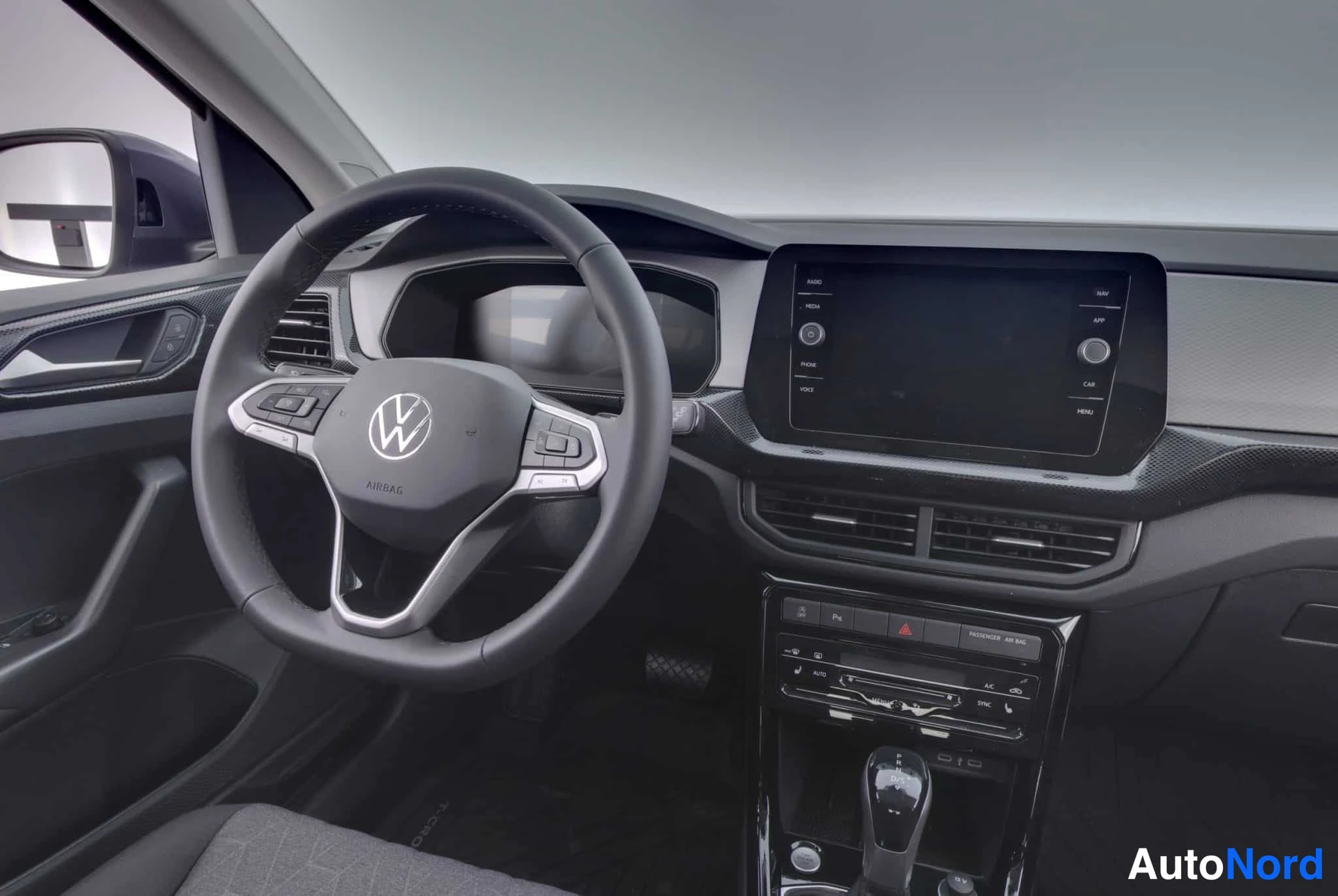 Harmaa Volkswagen T-Cross 2026, kuva 15